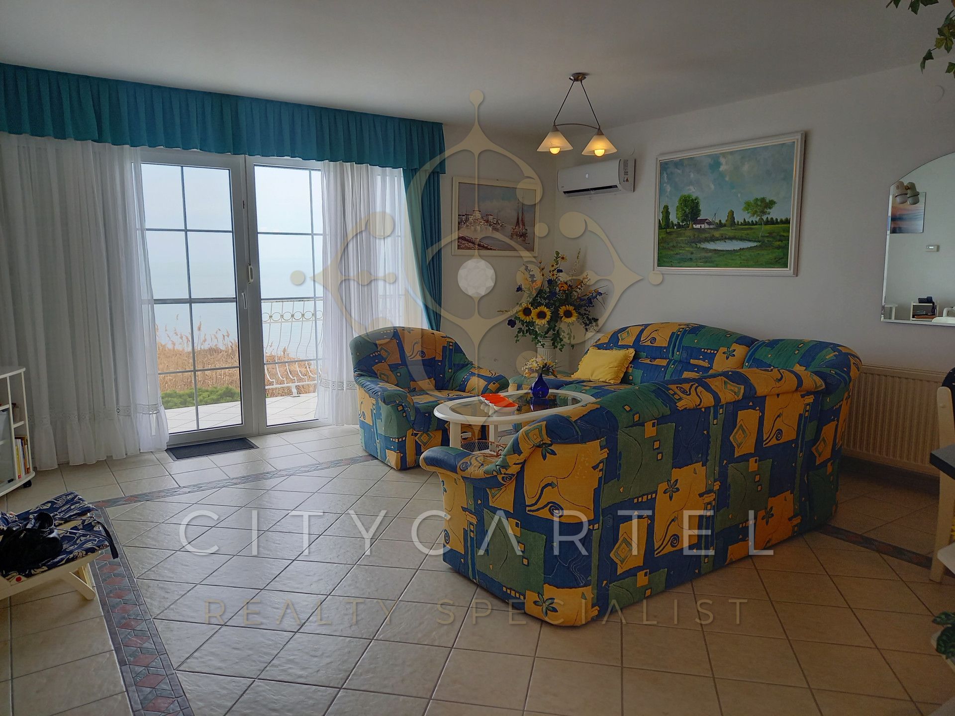 A fájl már létezik a célhelyen: import/kepek/vizjeles_5196330.jpg
For sale house Siófok  200 m<sup>2</sup> 320 millió Ft