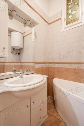 A fájl már létezik a célhelyen: import/kepek/vizjeles_5200941.jpg
Eladó Téglalakás Budapest, V. kerület  44 m<sup>2</sup> 600000 EUR