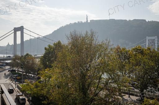 A fájl már létezik a célhelyen: import/kepek/vizjeles_5200950.jpg
Eladó Téglalakás Budapest, V. kerület  44 m<sup>2</sup> 600000 EUR