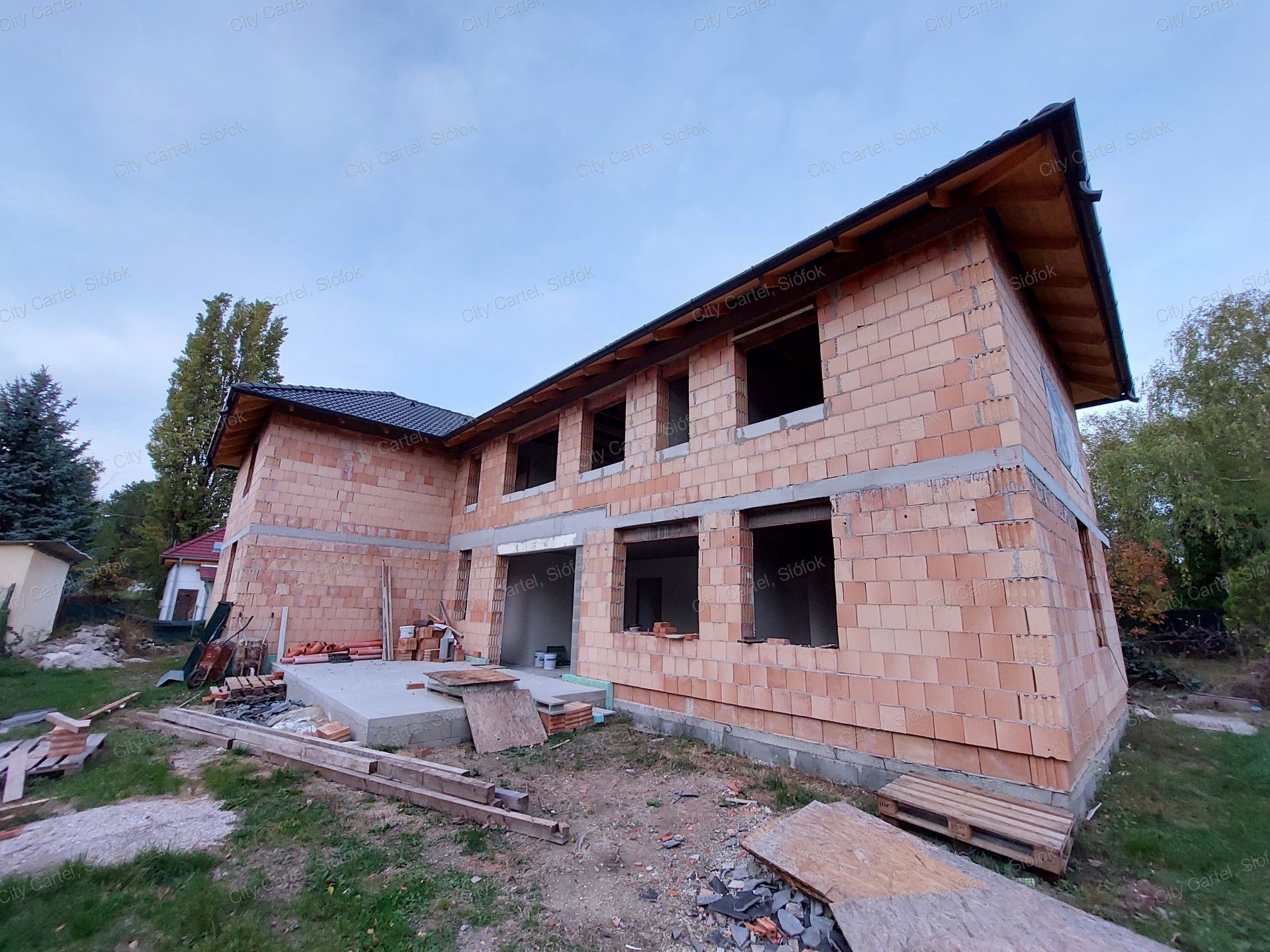 A fájl már létezik a célhelyen: import/kepek/vizjeles_5213625.jpg
Eladó Téglalakás Siófok  58 m<sup>2</sup> 83.2 millió Ft