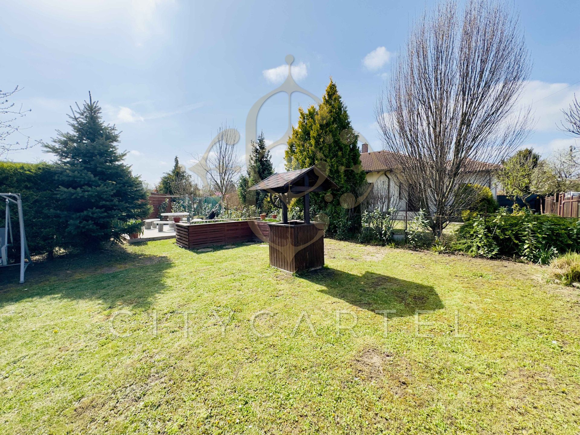 A fájl már létezik a célhelyen: import/kepek/vizjeles_5221775.jpg
Eladó Családi ház Siófok  138 m<sup>2</sup> 129.99 millió Ft