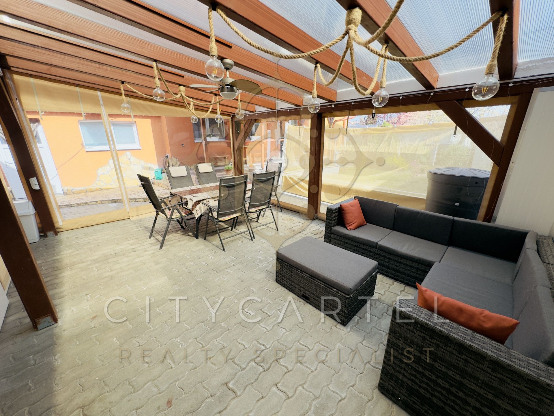 A fájl már létezik a célhelyen: import/kepek/vizjeles_5221779.jpg
Eladó Családi ház Siófok  138 m<sup>2</sup> 129.99 millió Ft