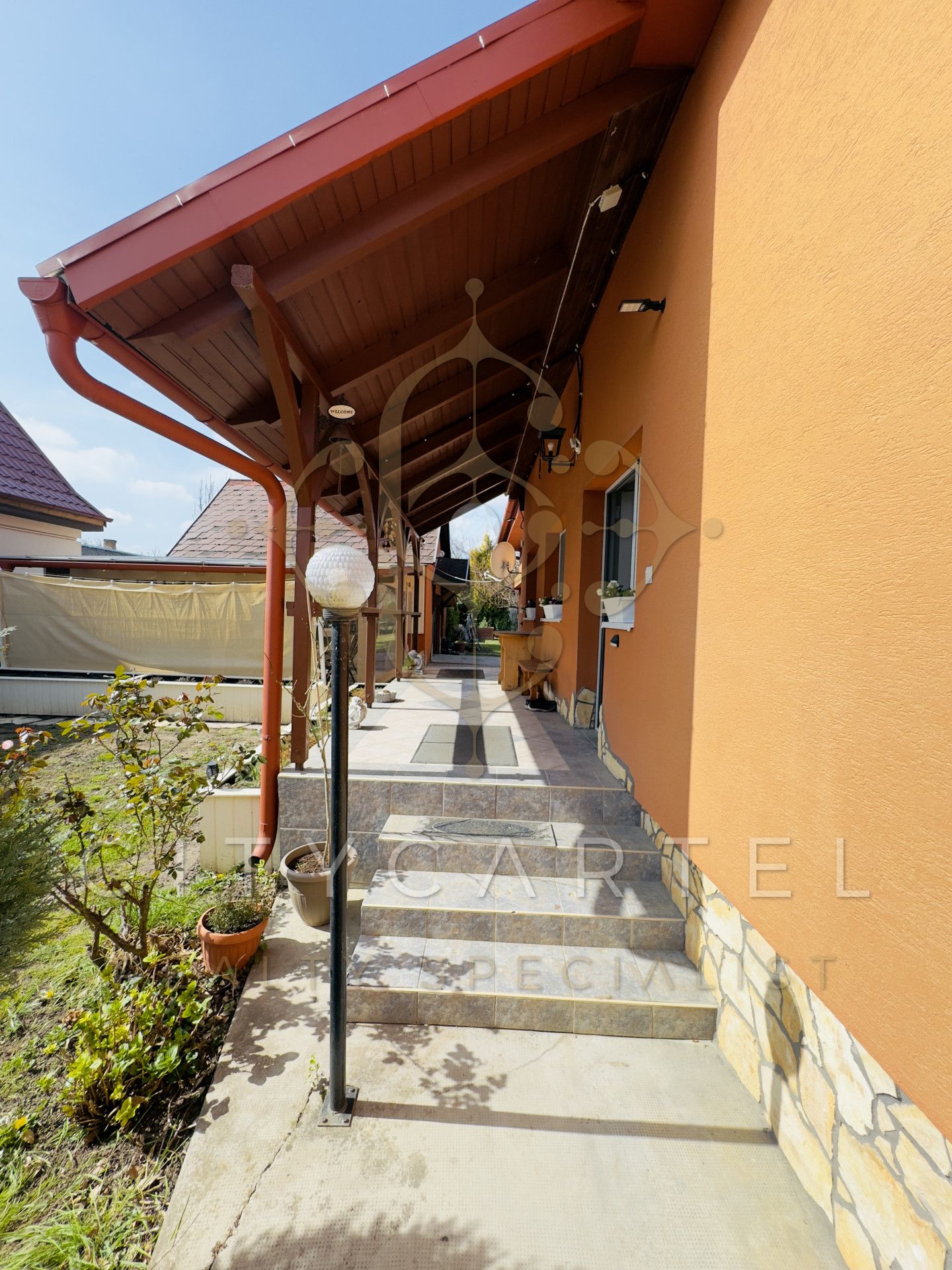 A fájl már létezik a célhelyen: import/kepek/vizjeles_5221782.jpg
Eladó Családi ház Siófok  138 m<sup>2</sup> 129.99 millió Ft