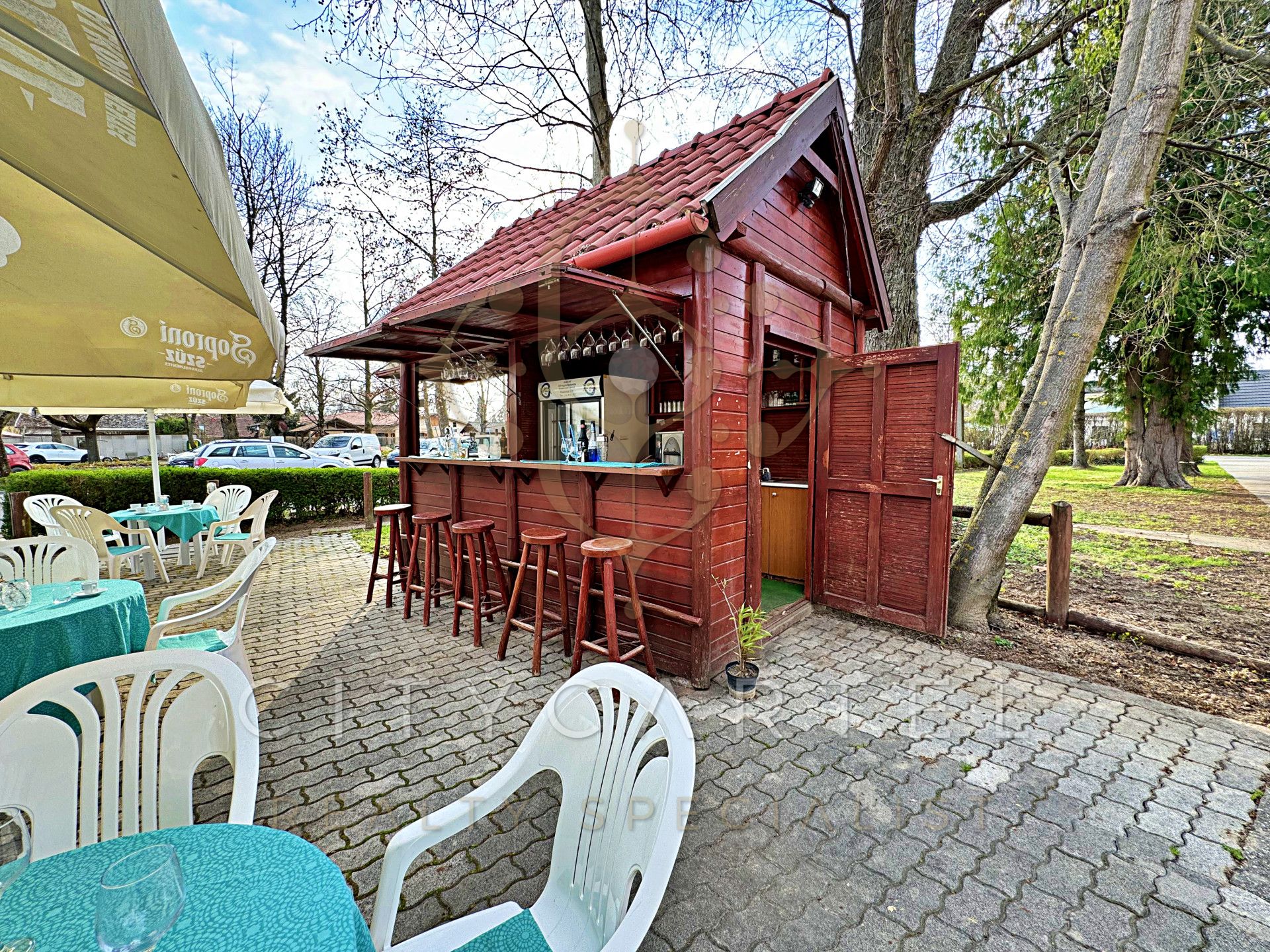 A fájl már létezik a célhelyen: import/kepek/vizjeles_5226183.jpg
Eladó Étterem, vendéglő, cukrászda Fadd  94 m<sup>2</sup> 87500 EUR