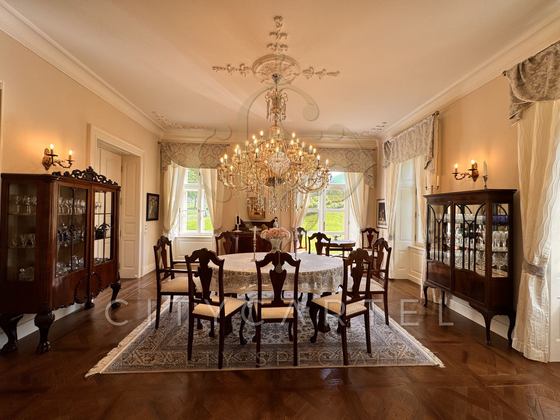A fájl már létezik a célhelyen: import/kepek/vizjeles_5251861.jpg
Eladó Villa, kastély, kúria Bér  1050 m<sup>2</sup> 3000000 EUR