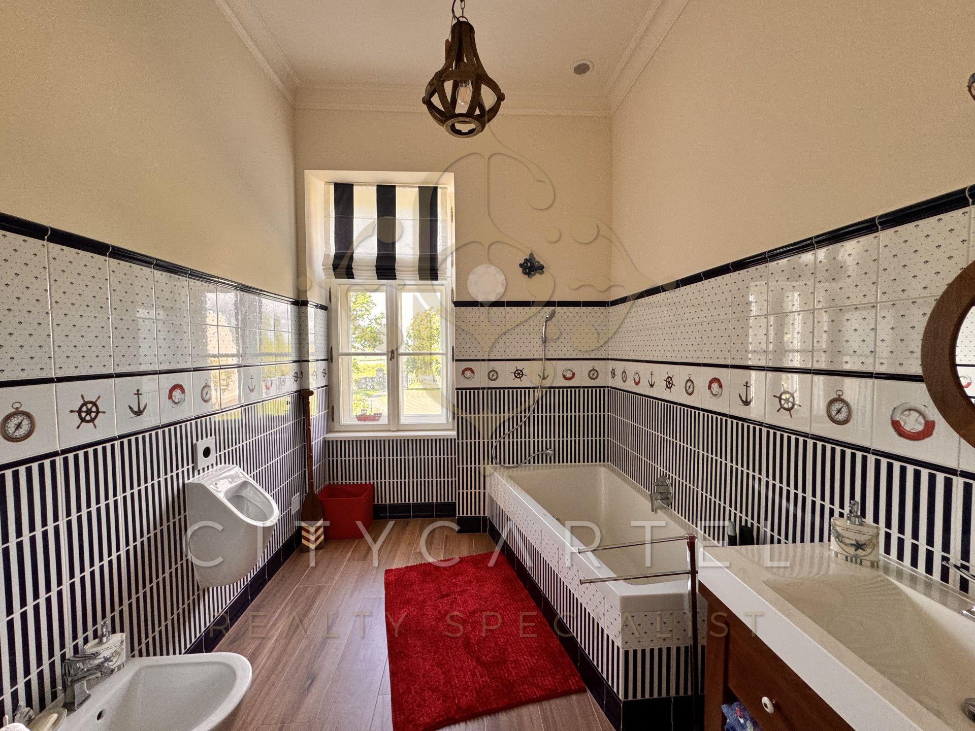 A fájl már létezik a célhelyen: import/kepek/vizjeles_5251865.jpg
Eladó Villa, kastély, kúria Bér  1050 m<sup>2</sup> 3000000 EUR
