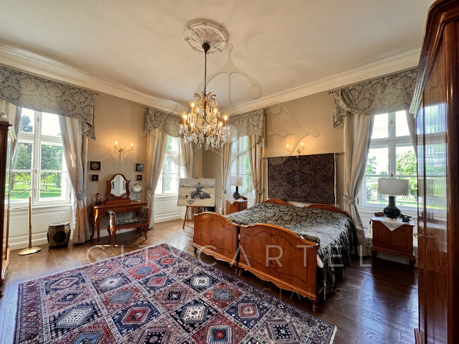 A fájl már létezik a célhelyen: import/kepek/vizjeles_5251866.jpg
Eladó Villa, kastély, kúria Bér  1050 m<sup>2</sup> 3000000 EUR