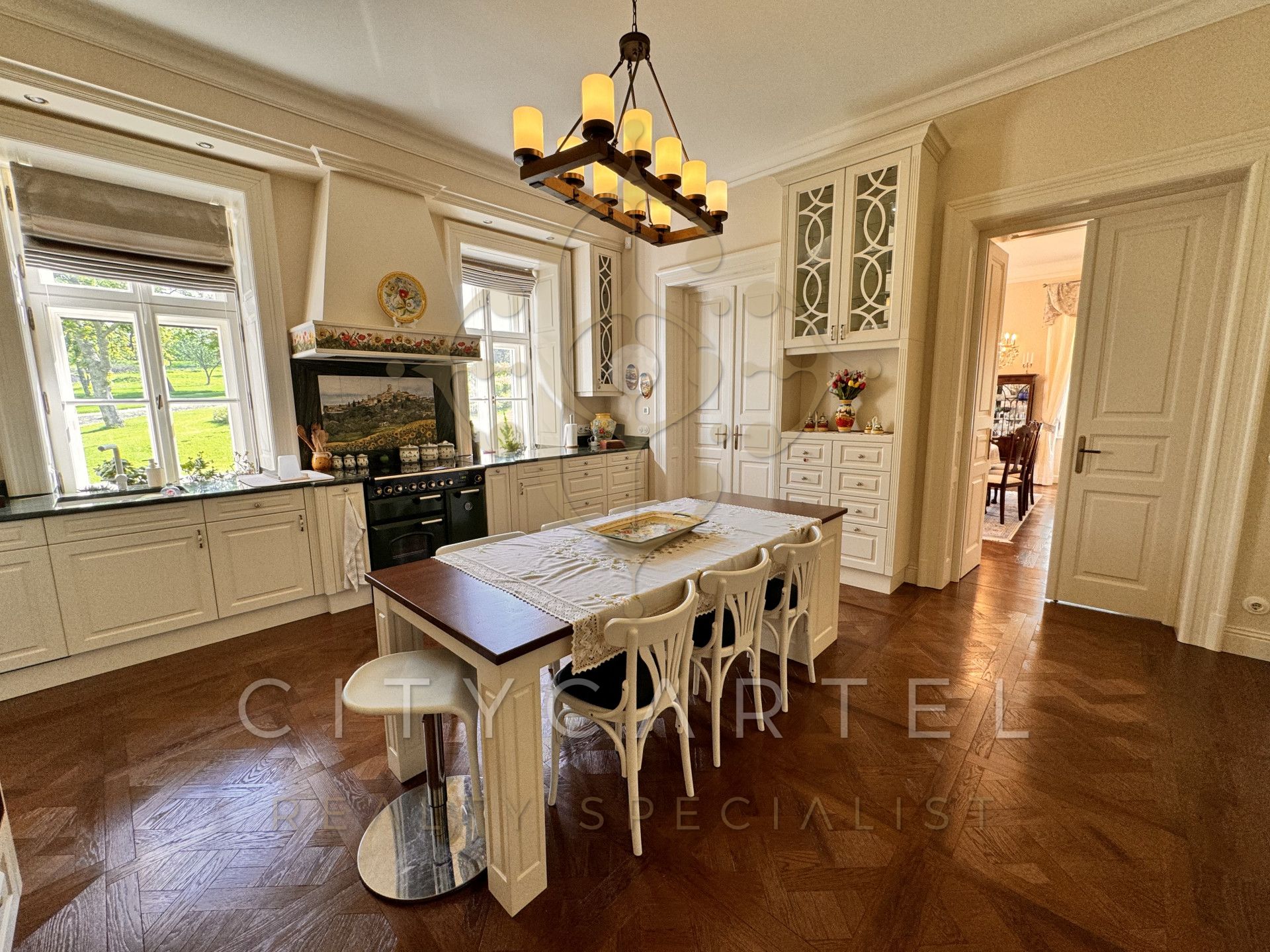 A fájl már létezik a célhelyen: import/kepek/vizjeles_5251868.jpg
Eladó Villa, kastély, kúria Bér  1050 m<sup>2</sup> 3000000 EUR