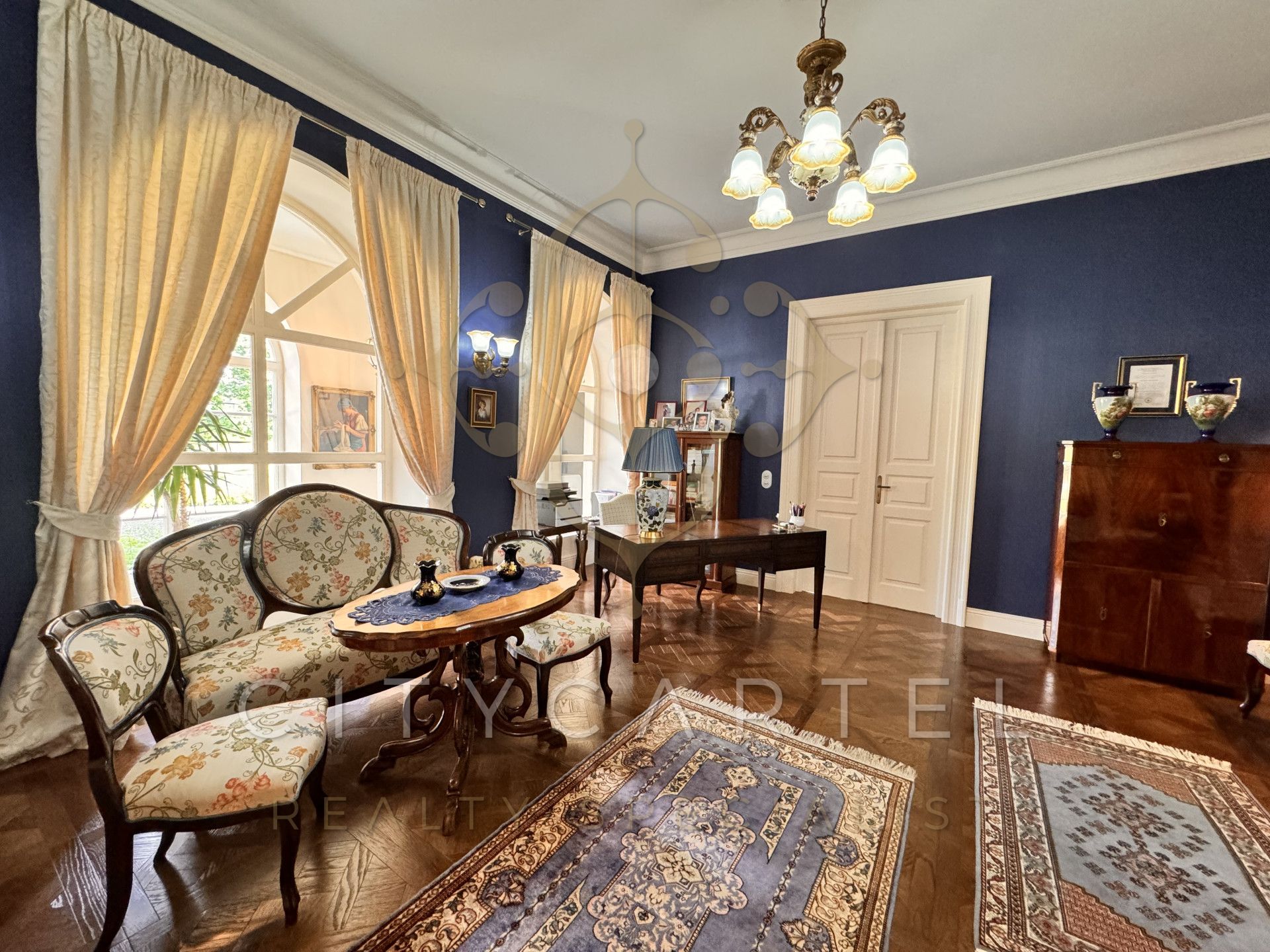 A fájl már létezik a célhelyen: import/kepek/vizjeles_5251875.jpg
Eladó Villa, kastély, kúria Bér  1050 m<sup>2</sup> 3000000 EUR