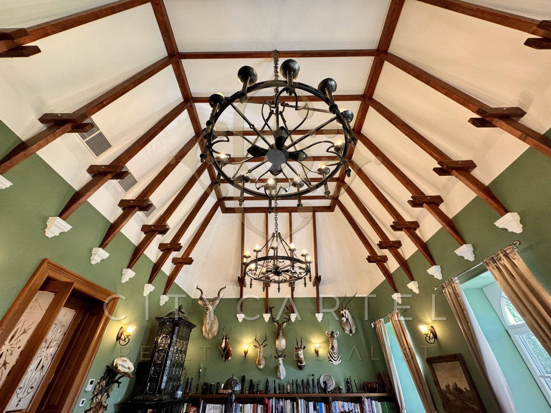 A fájl már létezik a célhelyen: import/kepek/vizjeles_5251886.jpg
Eladó Villa, kastély, kúria Bér  1050 m<sup>2</sup> 3000000 EUR