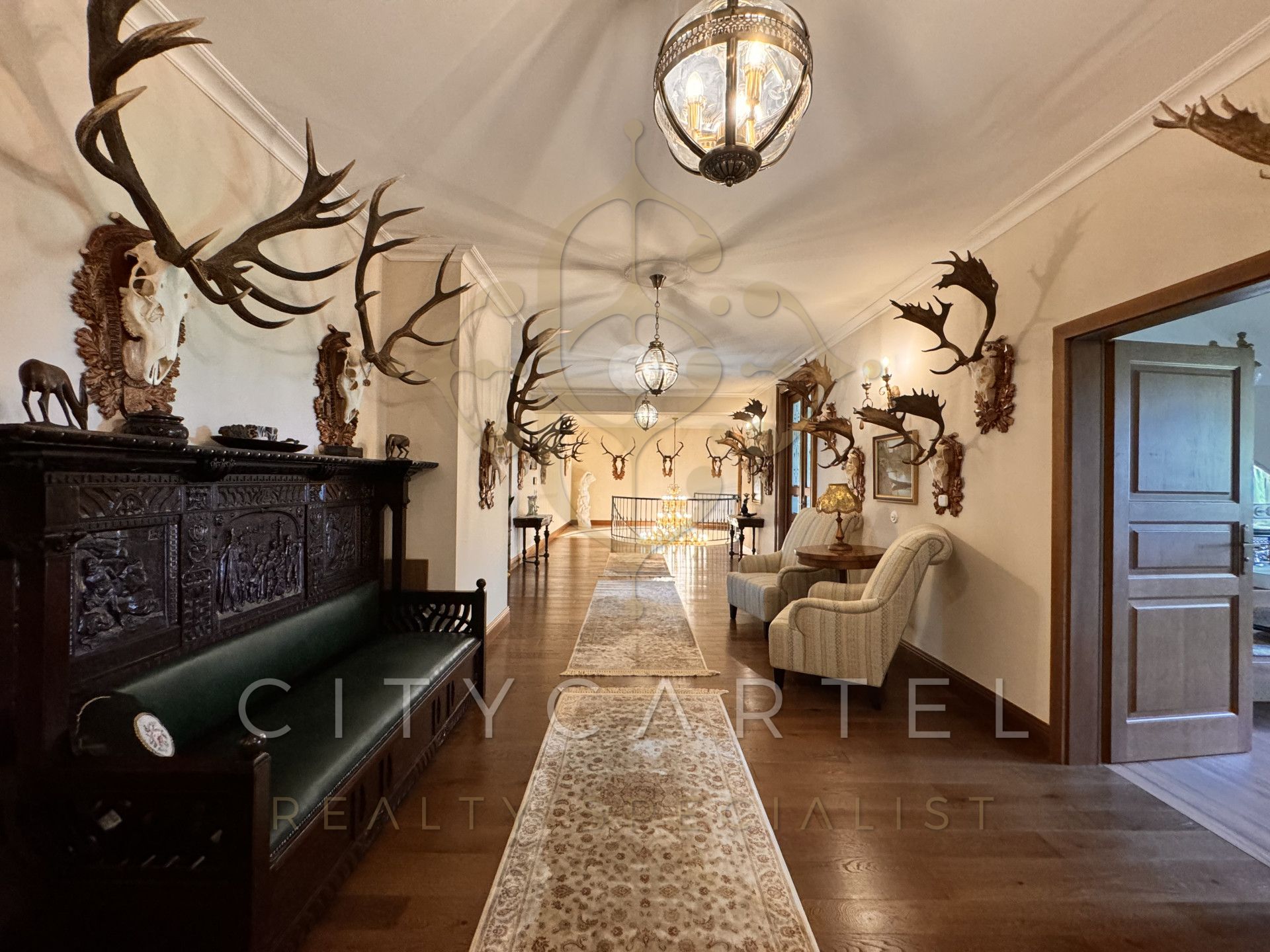 A fájl már létezik a célhelyen: import/kepek/vizjeles_5251888.jpg
Eladó Villa, kastély, kúria Bér  1050 m<sup>2</sup> 3000000 EUR