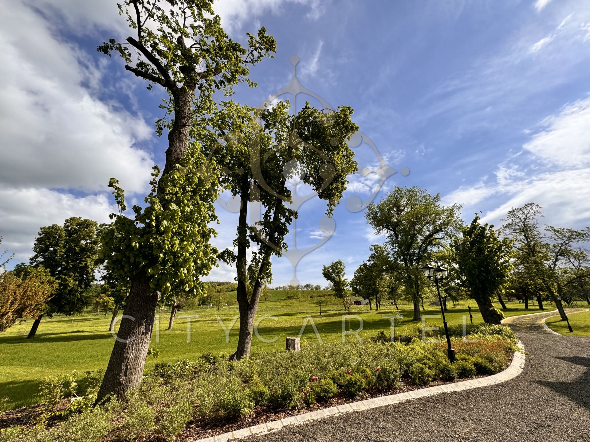 A fájl már létezik a célhelyen: import/kepek/vizjeles_5251904.jpg
Eladó Villa, kastély, kúria Bér  1050 m<sup>2</sup> 3000000 EUR