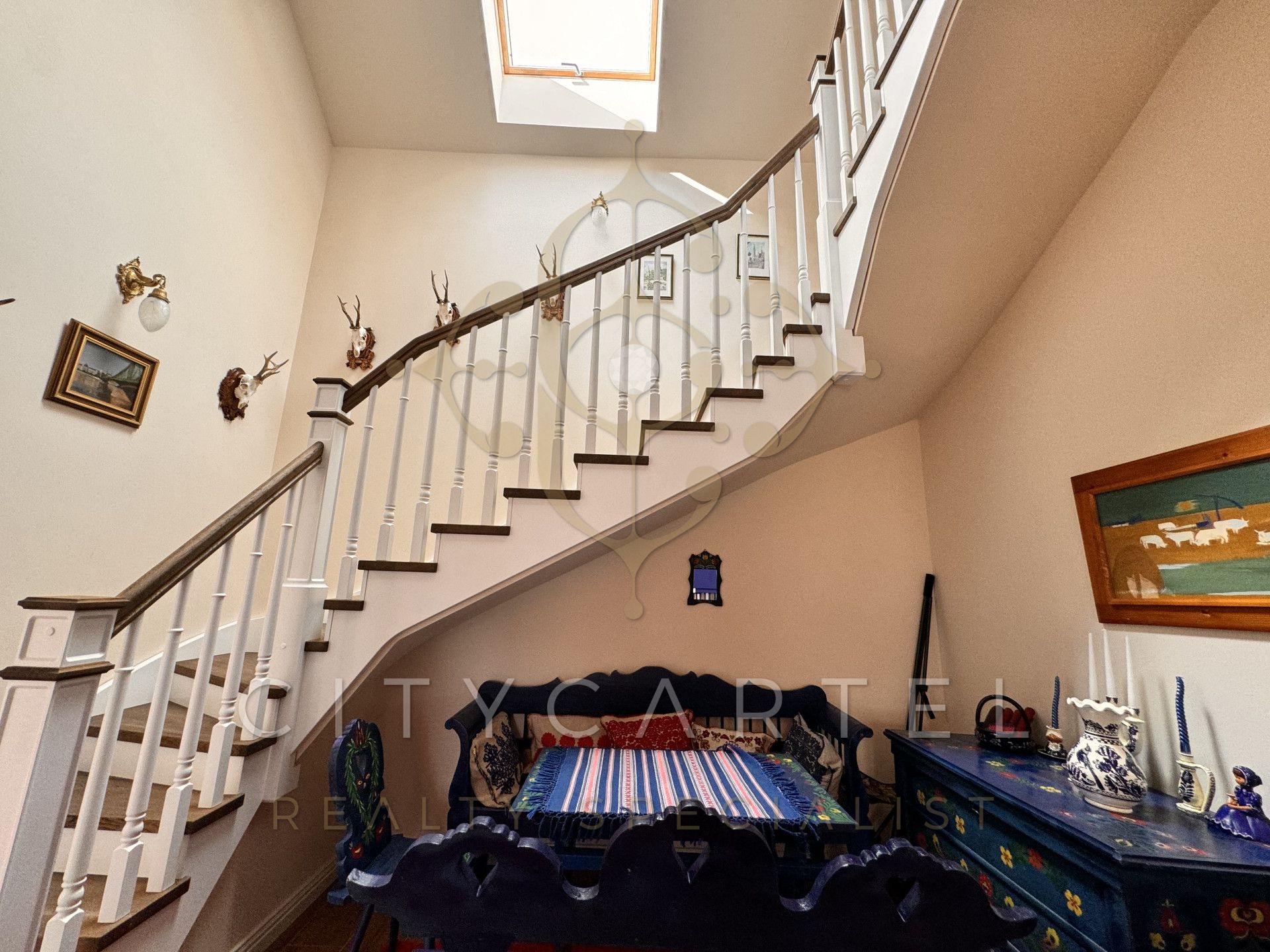 A fájl már létezik a célhelyen: import/kepek/vizjeles_5251915.jpg
Eladó Villa, kastély, kúria Bér  1050 m<sup>2</sup> 3000000 EUR