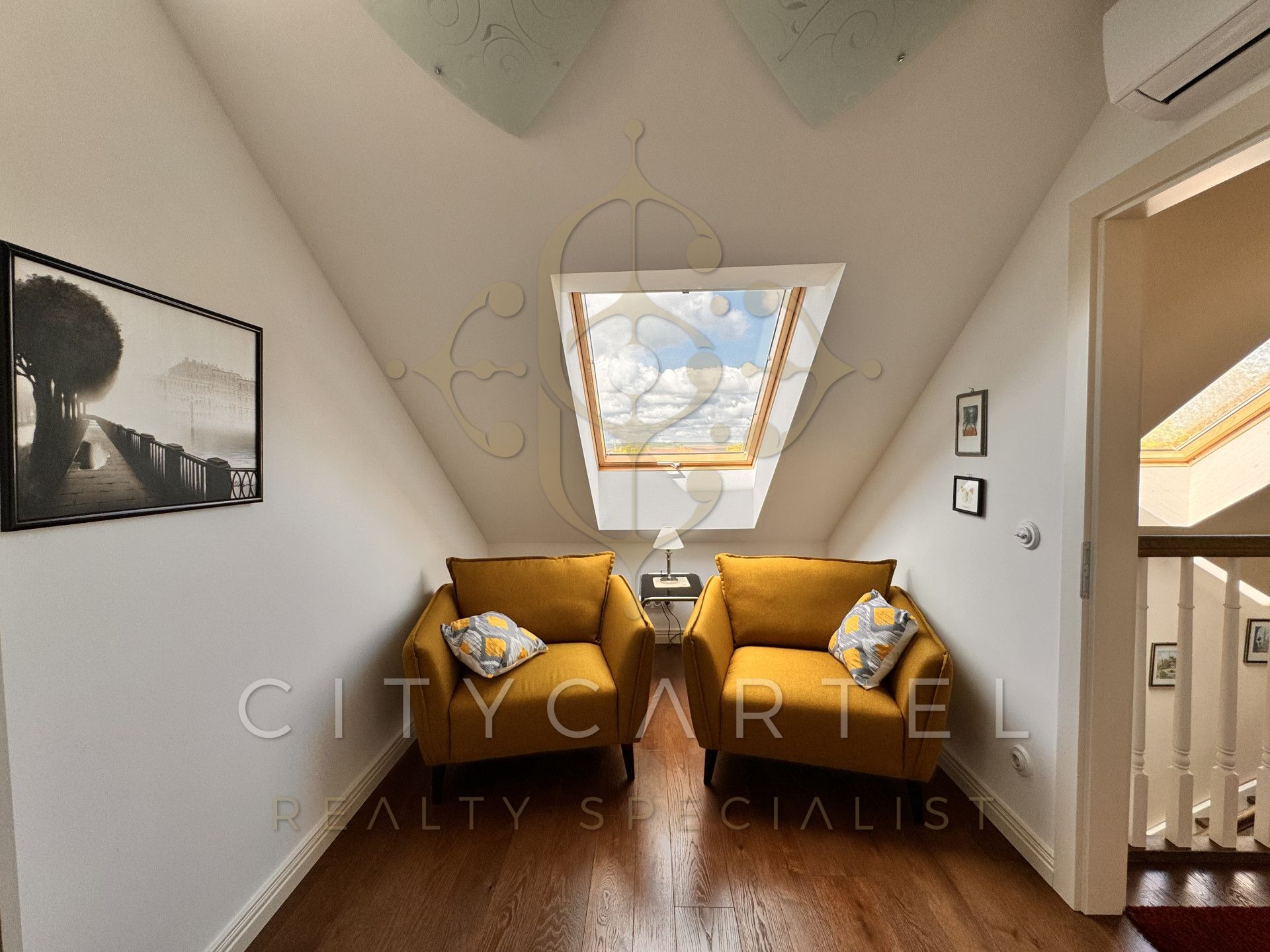 A fájl már létezik a célhelyen: import/kepek/vizjeles_5251917.jpg
Eladó Villa, kastély, kúria Bér  1050 m<sup>2</sup> 3000000 EUR