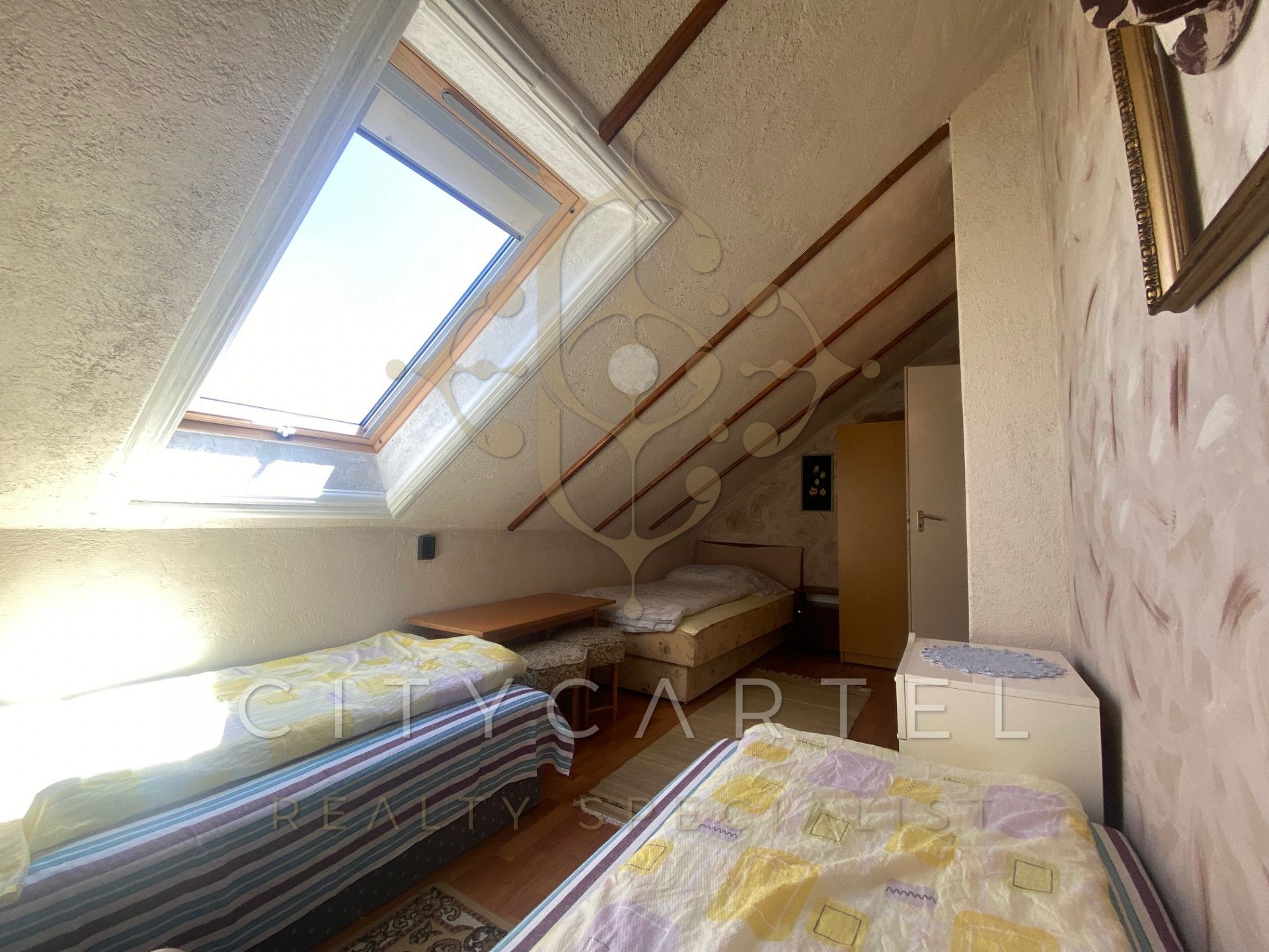 A fájl már létezik a célhelyen: import/kepek/vizjeles_5260049.jpg
Eladó Családi ház Balatonlelle  270 m<sup>2</sup> 139 millió Ft