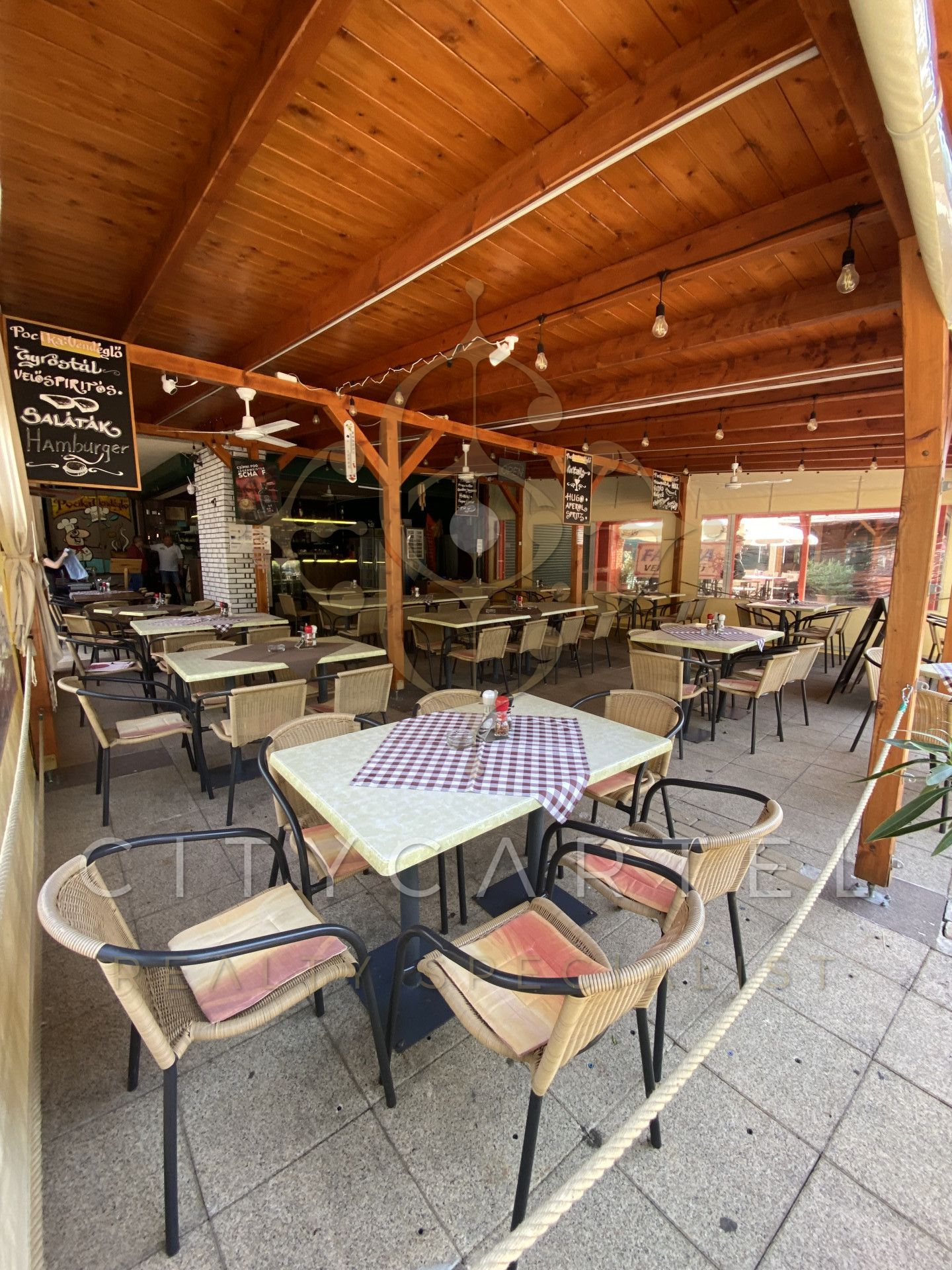 A fájl már létezik a célhelyen: import/kepek/vizjeles_5283195.jpg
Eladó Étterem, vendéglő, cukrászda Fonyód  140 m<sup>2</sup> 210 millió Ft