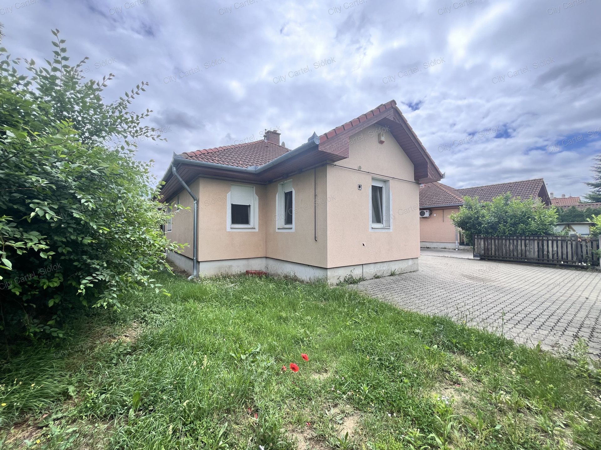 A fájl már létezik a célhelyen: import/kepek/vizjeles_5299924.jpg
For sale house Siófok  74 m<sup>2</sup> 0.35 millió Ft