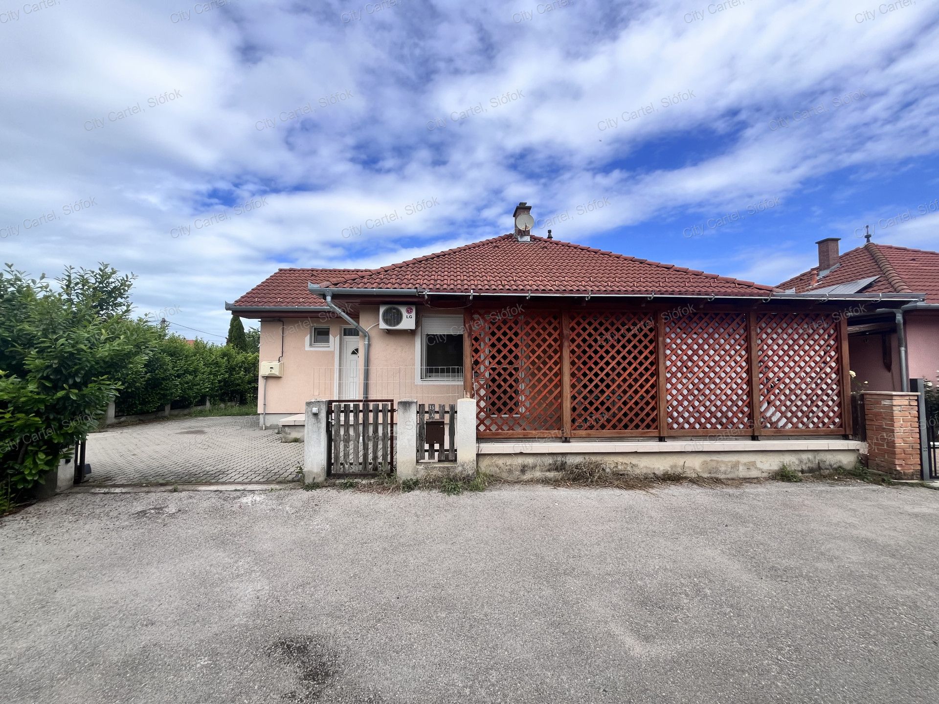 A fájl már létezik a célhelyen: import/kepek/vizjeles_5299929.jpg
For sale house Siófok  74 m<sup>2</sup> 0.35 millió Ft