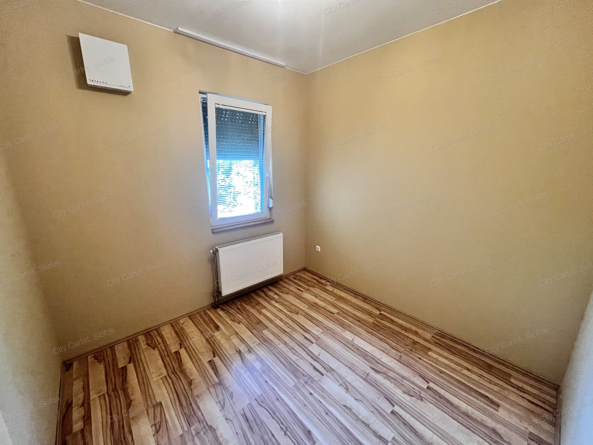 A fájl már létezik a célhelyen: import/kepek/vizjeles_5299938.jpg
For sale house Siófok  74 m<sup>2</sup> 0.35 millió Ft