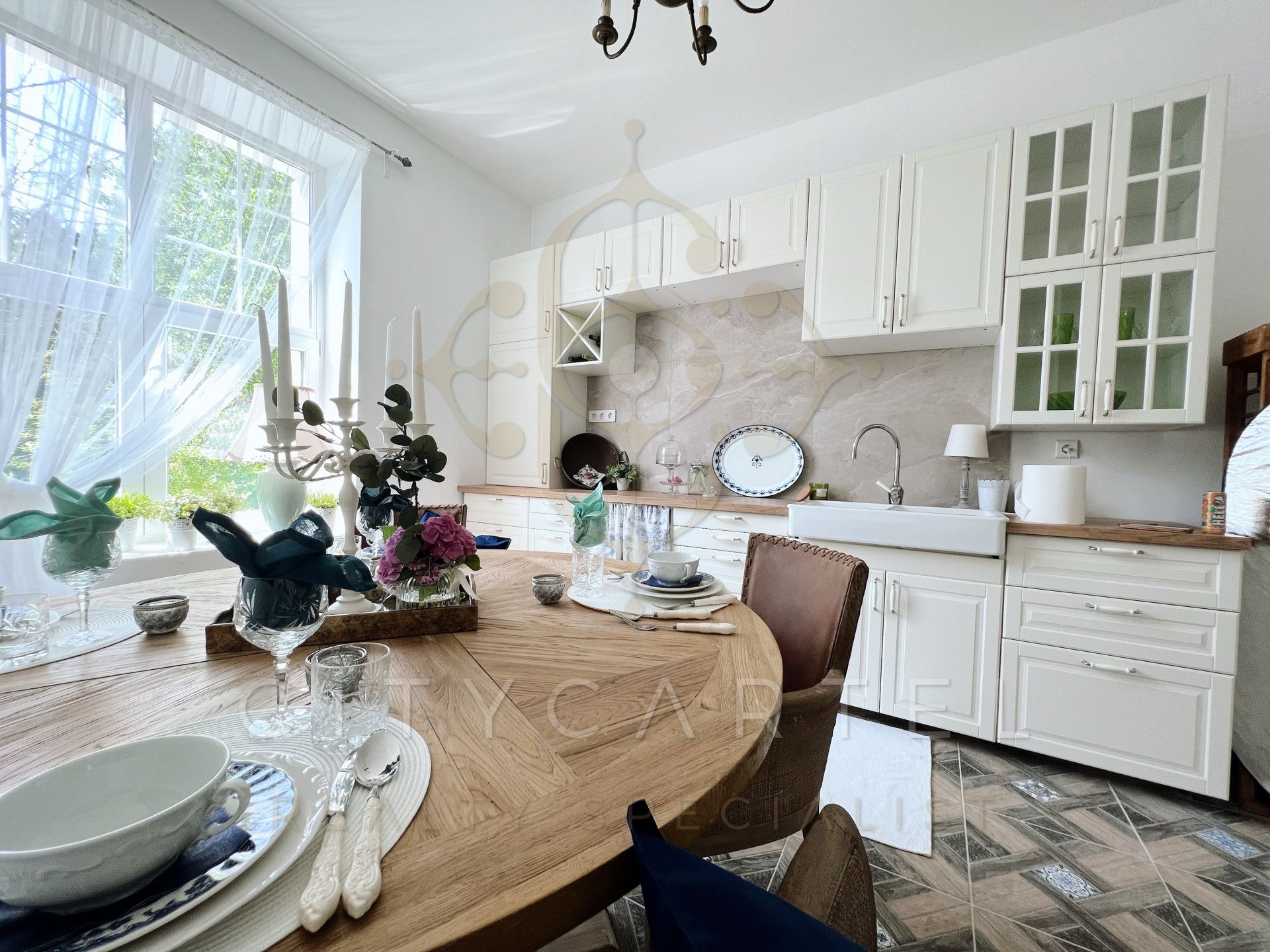 A fájl már létezik a célhelyen: import/kepek/vizjeles_5321056.jpg
For sale house Budapest, XI. kerület  410 m<sup>2</sup> 1300000 EUR