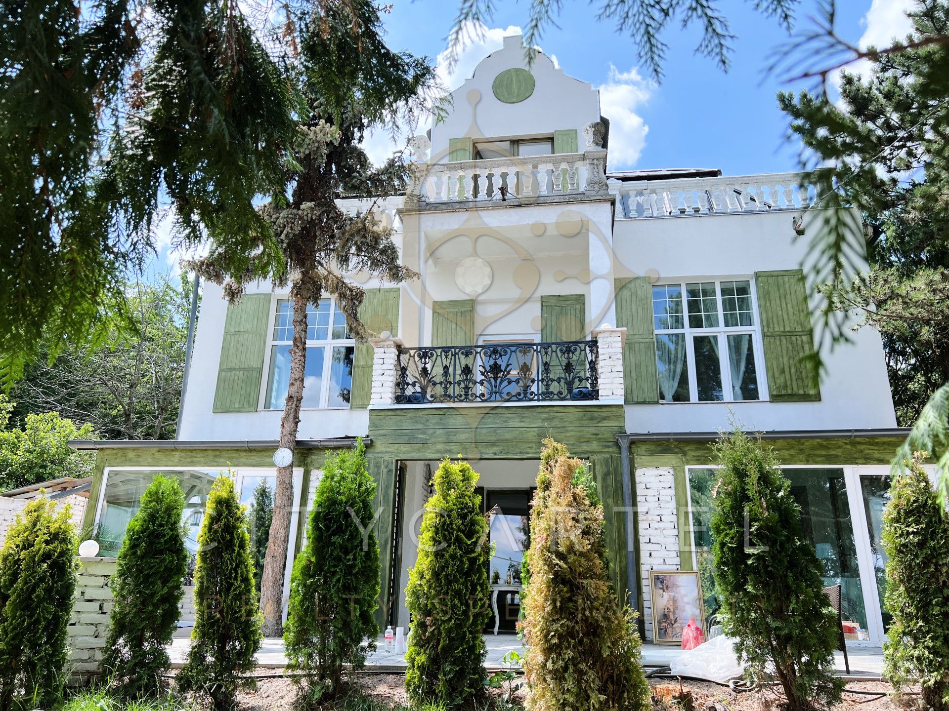 A fájl már létezik a célhelyen: import/kepek/vizjeles_5321077.jpg
For sale house Budapest, XI. kerület  410 m<sup>2</sup> 1300000 EUR