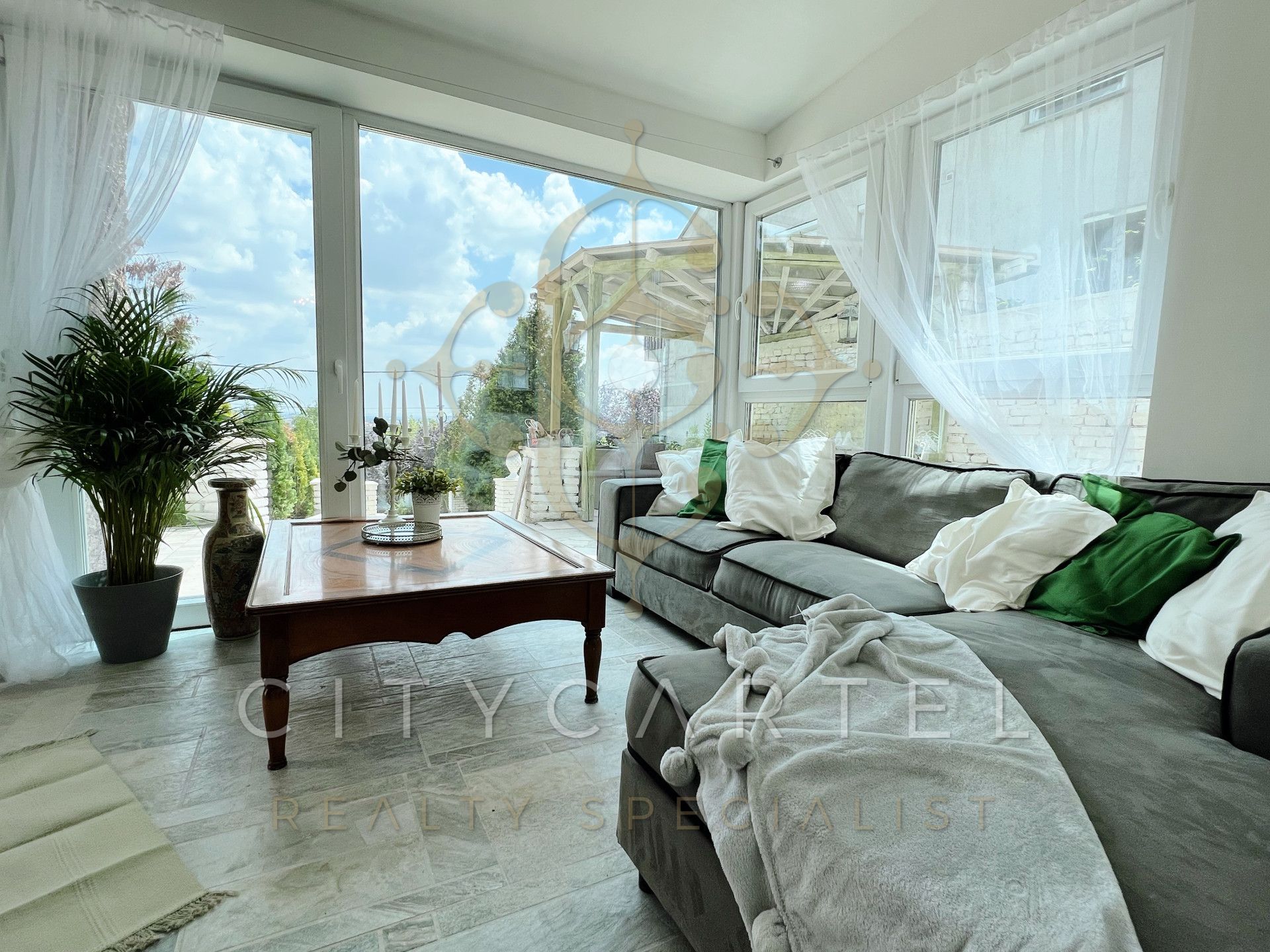 A fájl már létezik a célhelyen: import/kepek/vizjeles_5321087.jpg
For sale house Budapest, XI. kerület  410 m<sup>2</sup> 1300000 EUR