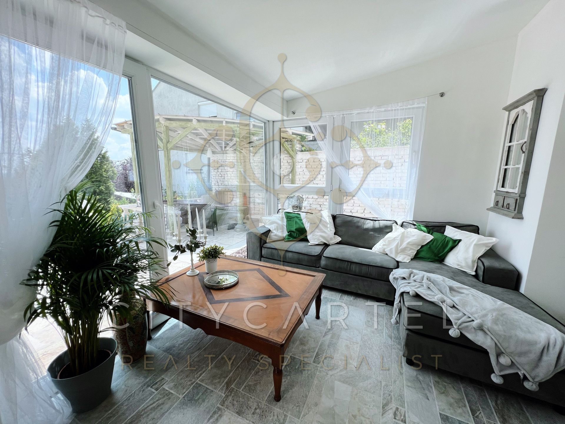 A fájl már létezik a célhelyen: import/kepek/vizjeles_5321089.jpg
For sale house Budapest, XI. kerület  410 m<sup>2</sup> 1300000 EUR