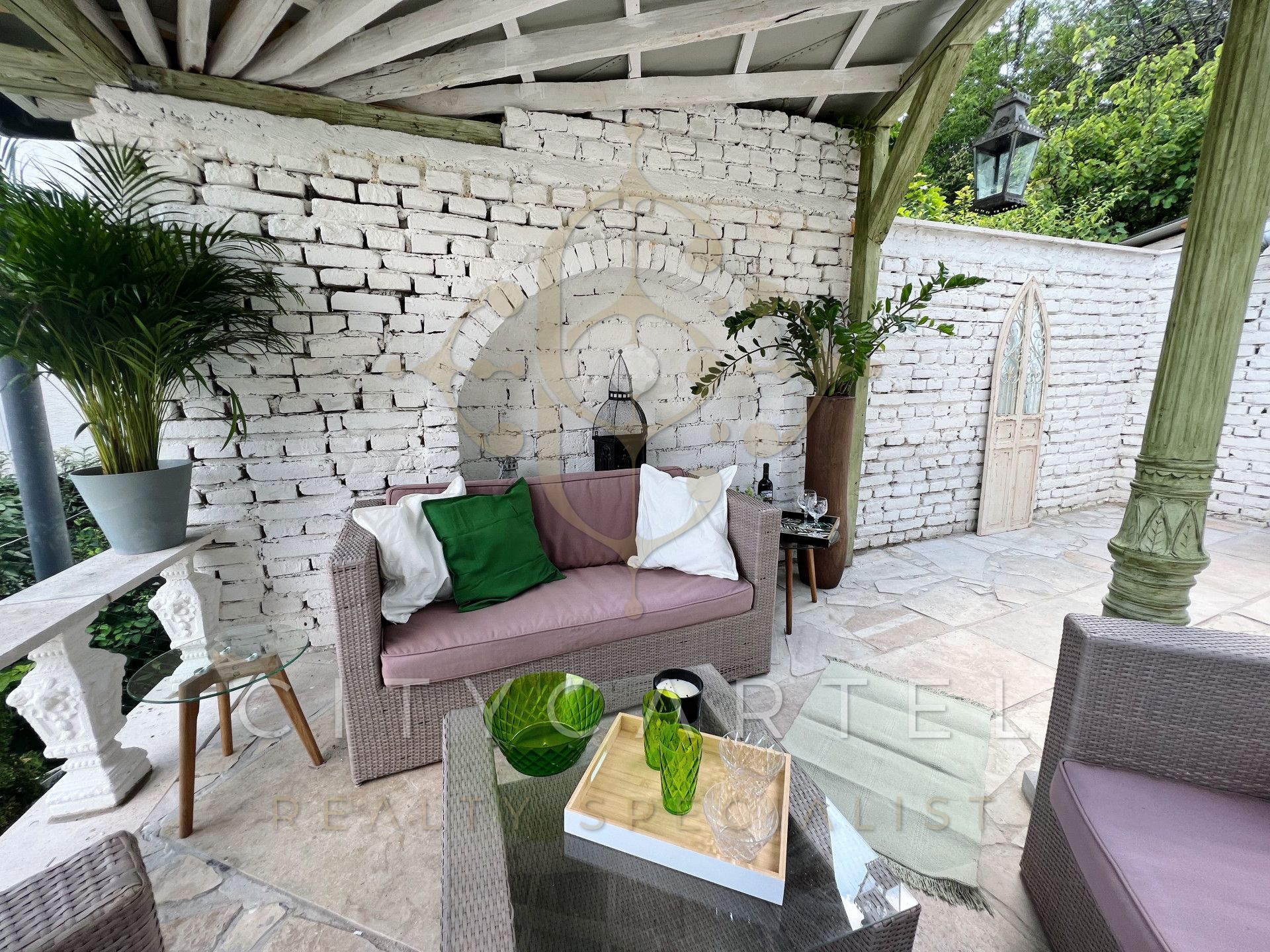 A fájl már létezik a célhelyen: import/kepek/vizjeles_5321090.jpg
For sale house Budapest, XI. kerület  410 m<sup>2</sup> 1300000 EUR