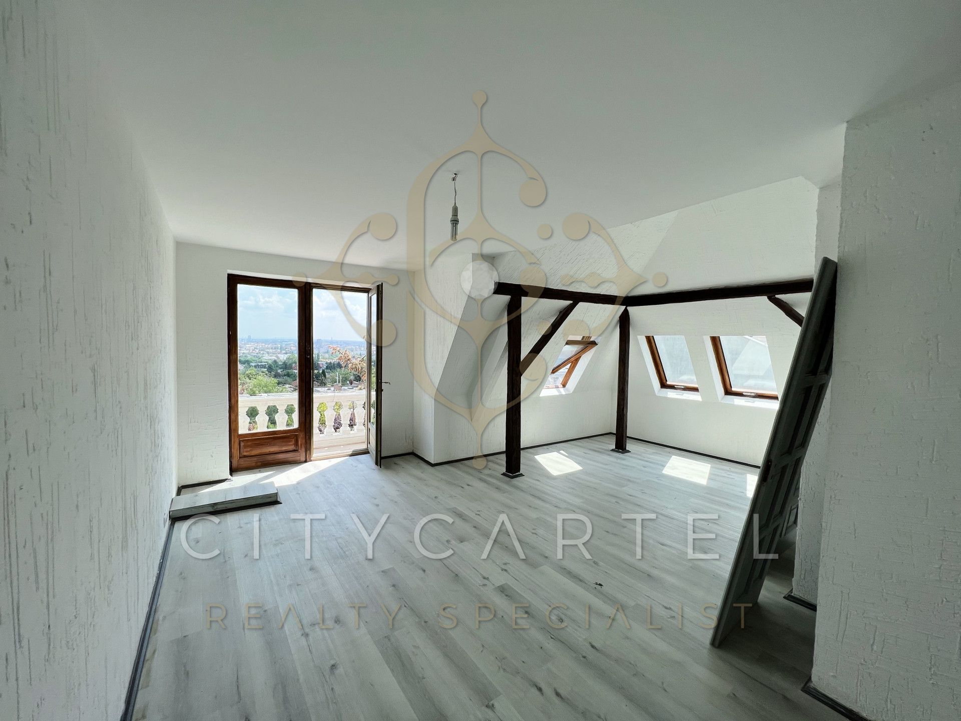 A fájl már létezik a célhelyen: import/kepek/vizjeles_5321091.jpg
For sale house Budapest, XI. kerület  410 m<sup>2</sup> 1300000 EUR