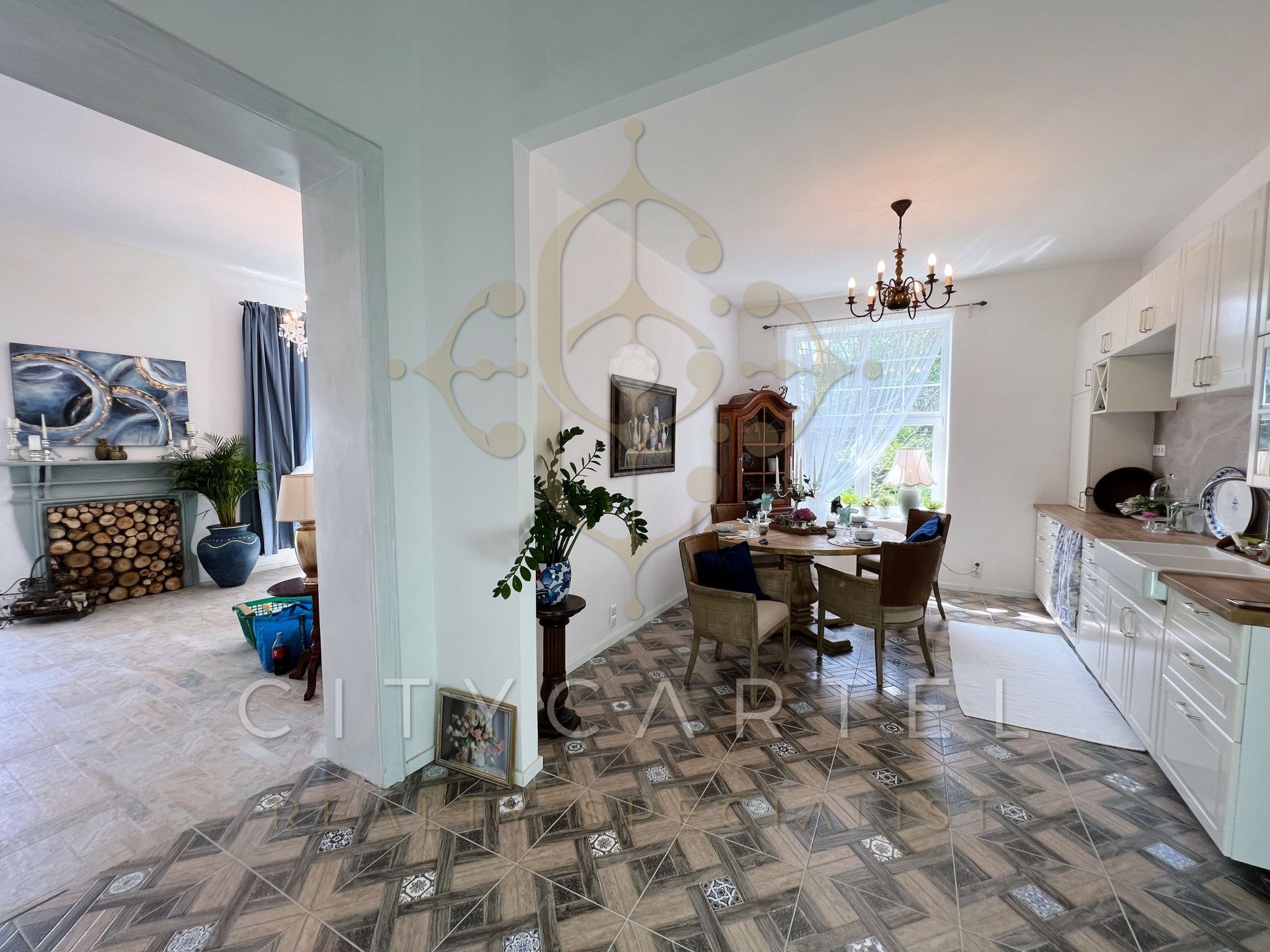 A fájl már létezik a célhelyen: import/kepek/vizjeles_5322066.jpg
For sale house Budapest, XI. kerület  410 m<sup>2</sup> 1300000 EUR