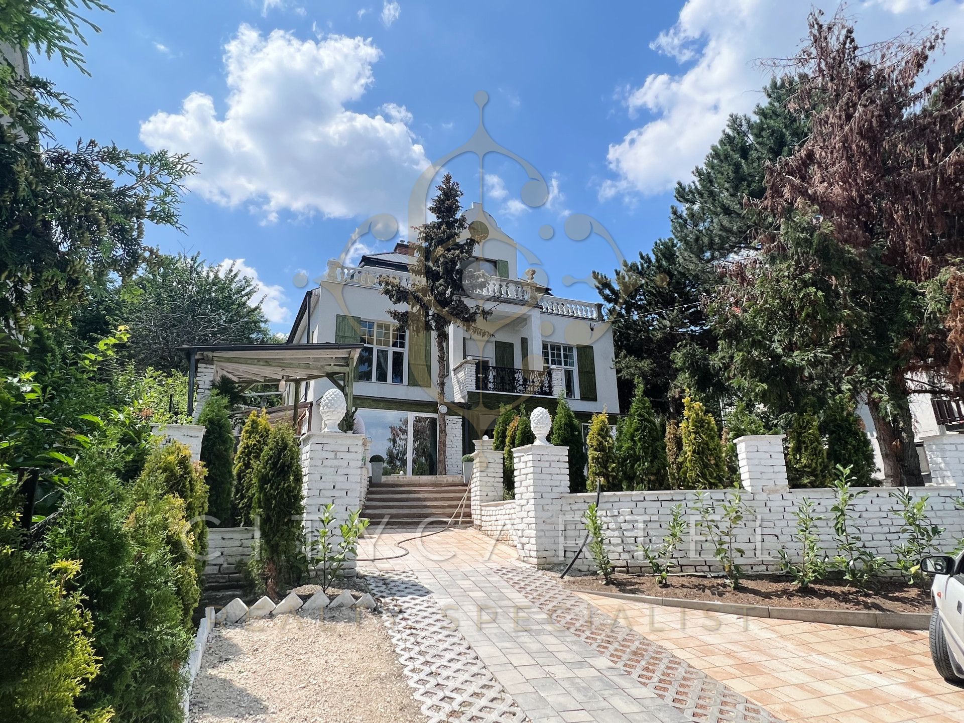 A fájl már létezik a célhelyen: import/kepek/vizjeles_5322077.jpg
For sale house Budapest, XI. kerület  410 m<sup>2</sup> 1300000 EUR
