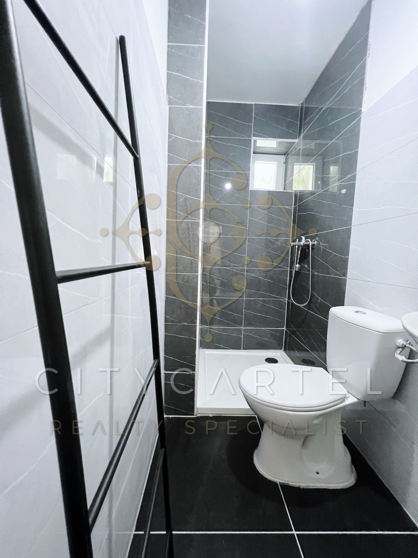 A fájl már létezik a célhelyen: import/kepek/vizjeles_5322080.jpg
For sale house Budapest, XI. kerület  410 m<sup>2</sup> 1300000 EUR