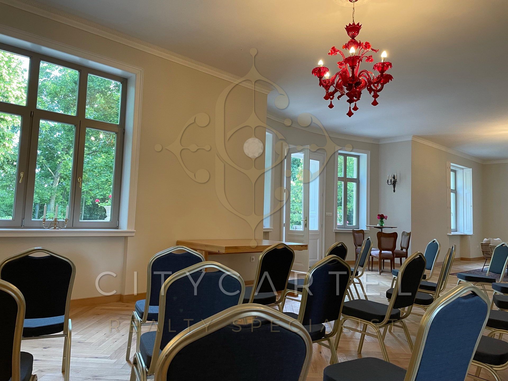 A fájl már létezik a célhelyen: import/kepek/vizjeles_5324129.jpg
Eladó Villa, kastély, kúria Szabadbattyán  500 m<sup>2</sup> 630 millió Ft