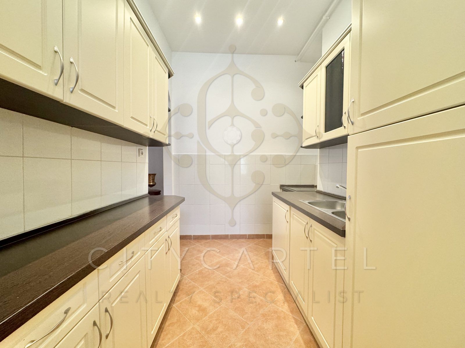 A fájl már létezik a célhelyen: import/kepek/vizjeles_5331891.jpg
Eladó Téglalakás Budapest, VI. kerület  90 m<sup>2</sup> 139 millió Ft