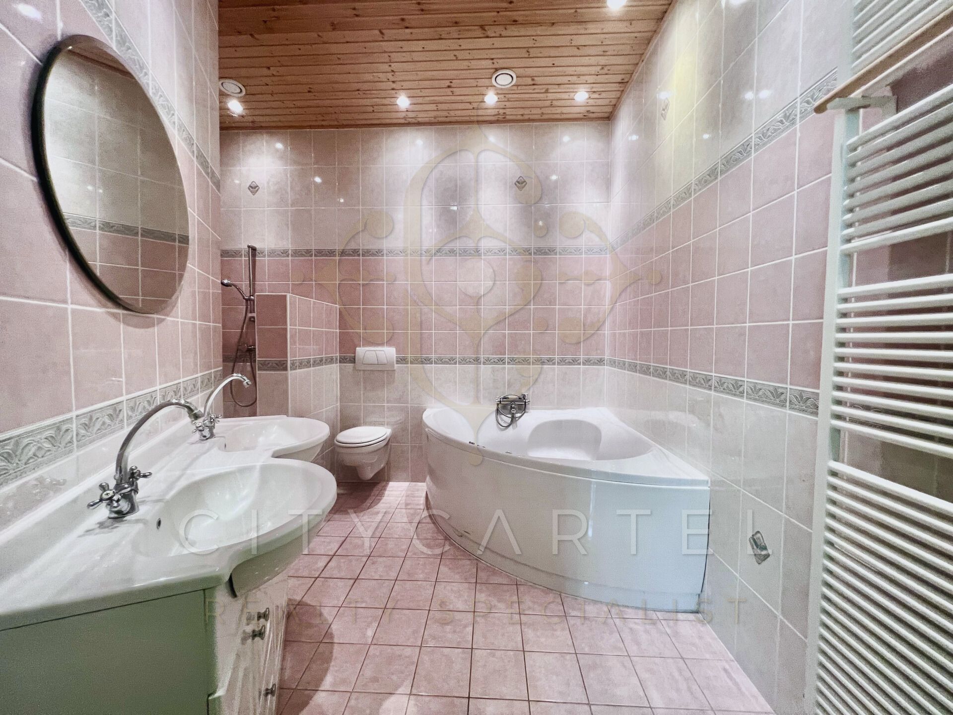 A fájl már létezik a célhelyen: import/kepek/vizjeles_5351015.jpg
For sale Villa, castle, mansion Kunadacs  600 m<sup>2</sup> 385000 EUR