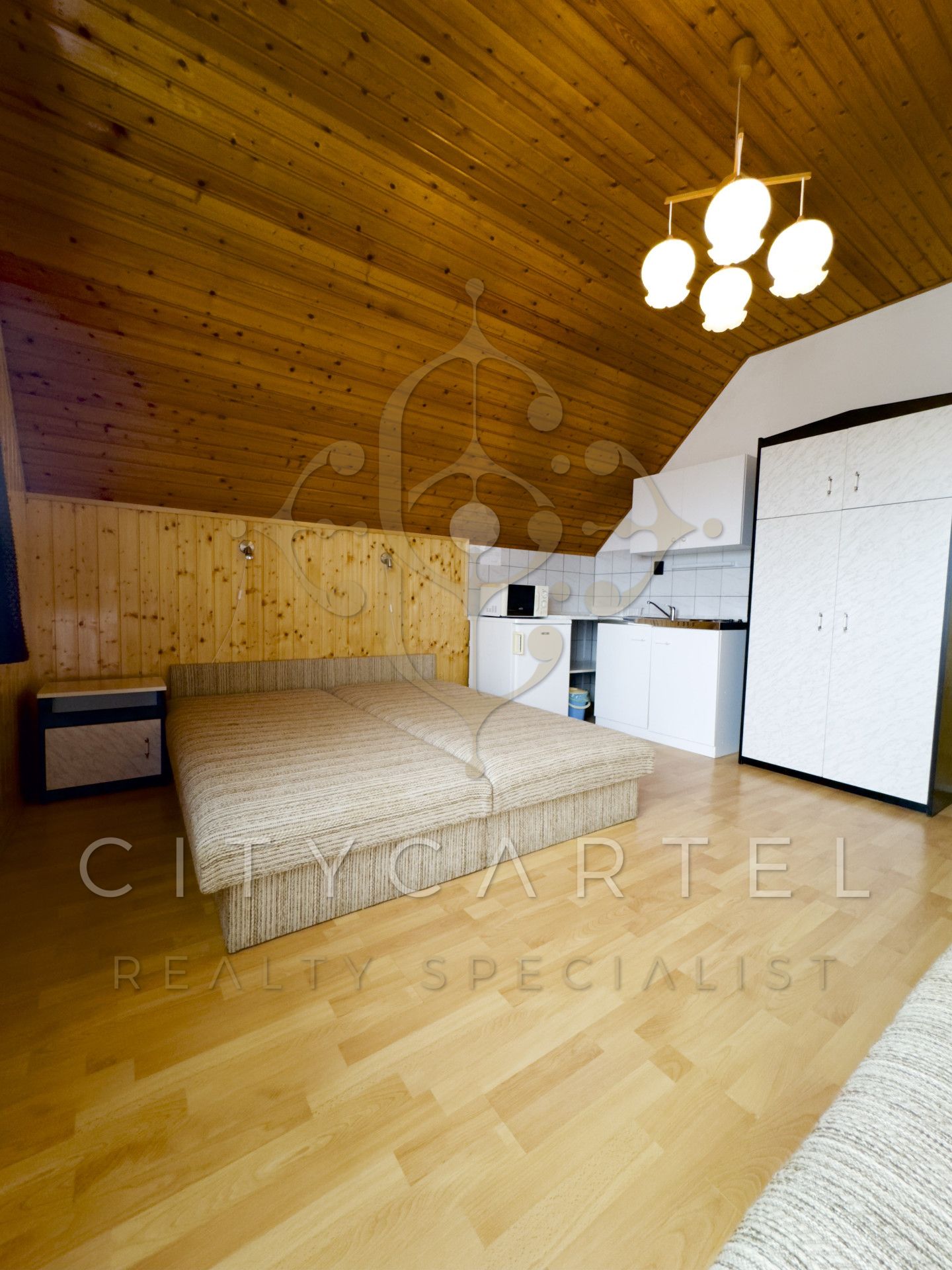 A fájl már létezik a célhelyen: import/kepek/vizjeles_5351297.jpg
Eladó Családi ház Balatonlelle  370 m<sup>2</sup> 149.9 millió Ft
