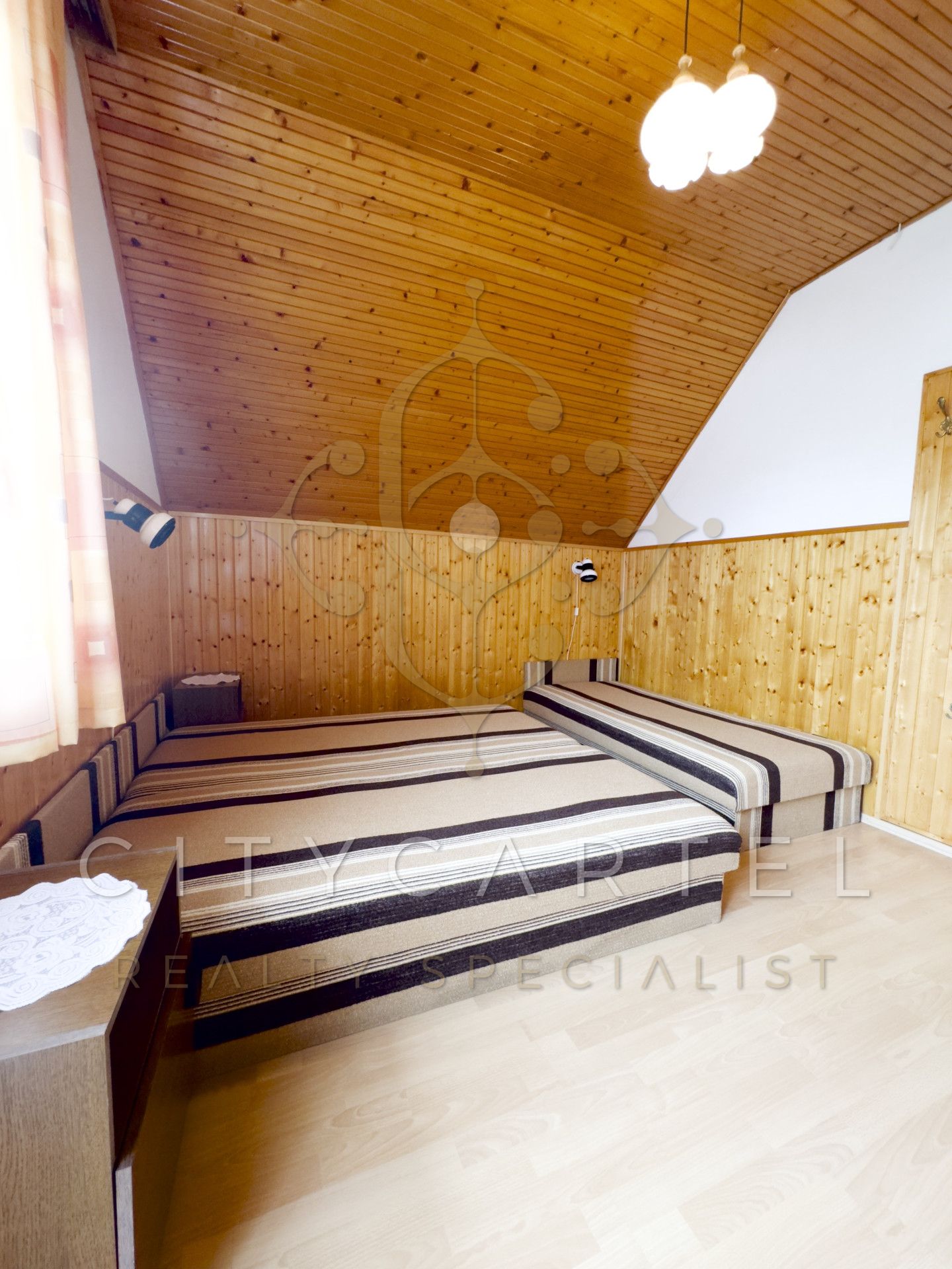 A fájl már létezik a célhelyen: import/kepek/vizjeles_5351304.jpg
Eladó Családi ház Balatonlelle  370 m<sup>2</sup> 149.9 millió Ft