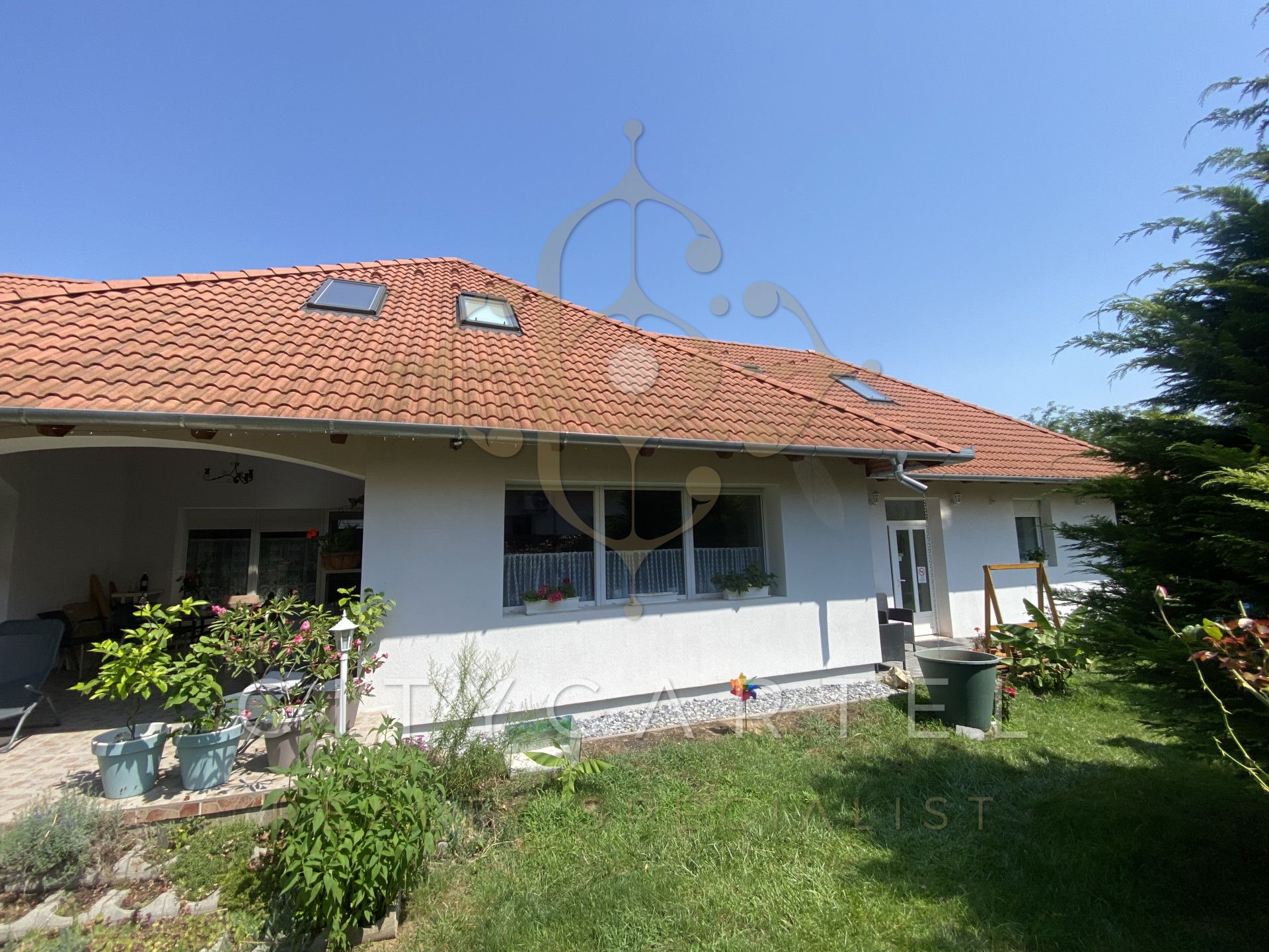 A fájl már létezik a célhelyen: import/kepek/vizjeles_5357532.jpg
For sale house Balatonboglár  310 m<sup>2</sup> 169.99 millió Ft