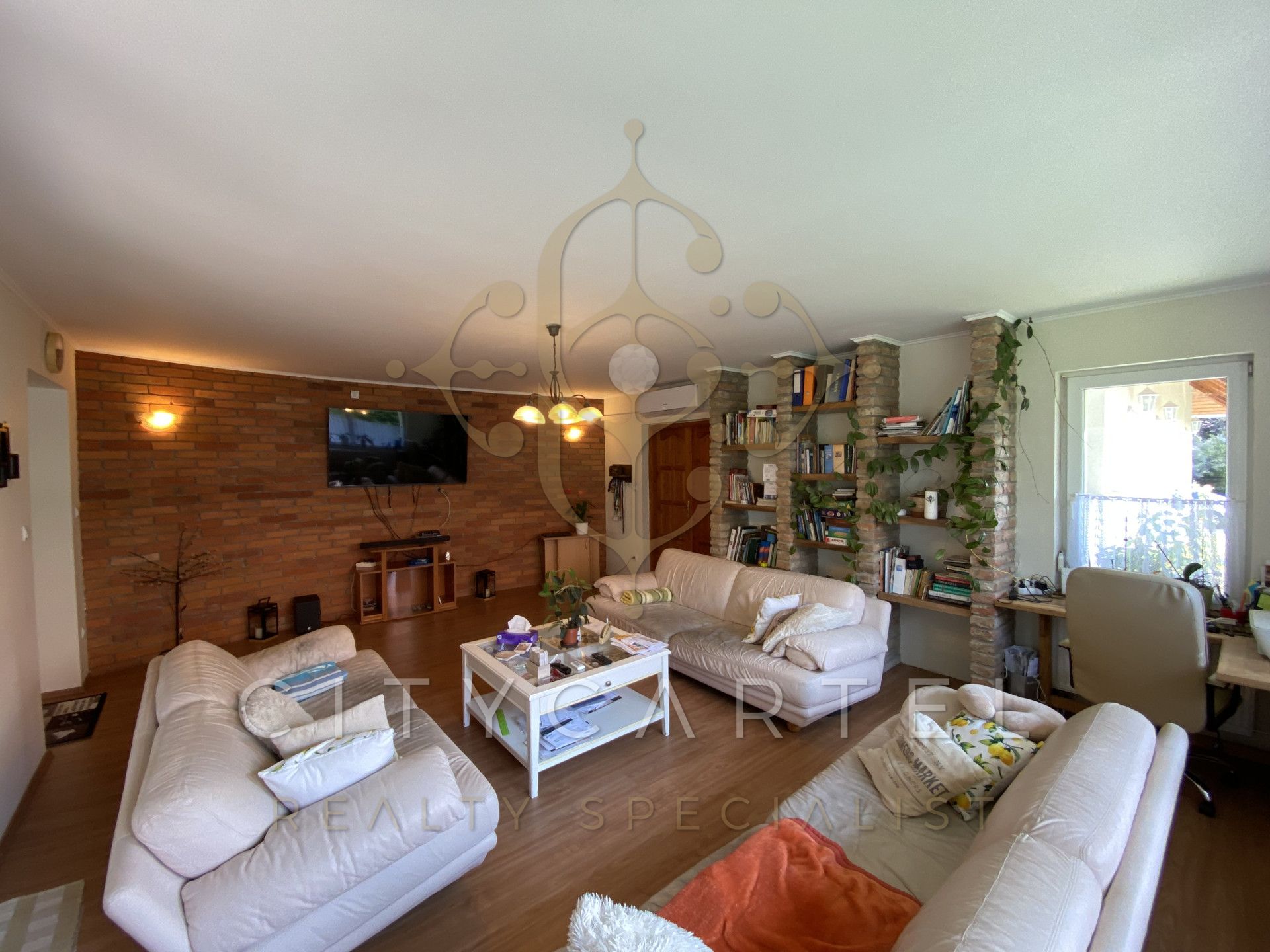A fájl már létezik a célhelyen: import/kepek/vizjeles_5357556.jpg
For sale house Balatonboglár  310 m<sup>2</sup> 169.99 millió Ft