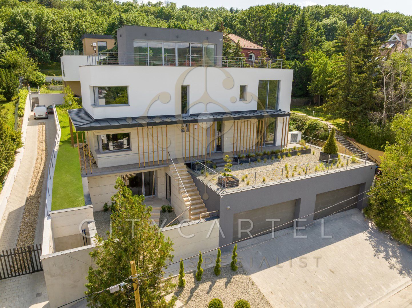 A fájl már létezik a célhelyen: import/kepek/vizjeles_5369326.jpg
For sale Villa, castle, mansion Budapest, II. kerület  420 m<sup>2</sup> 1250 millió Ft