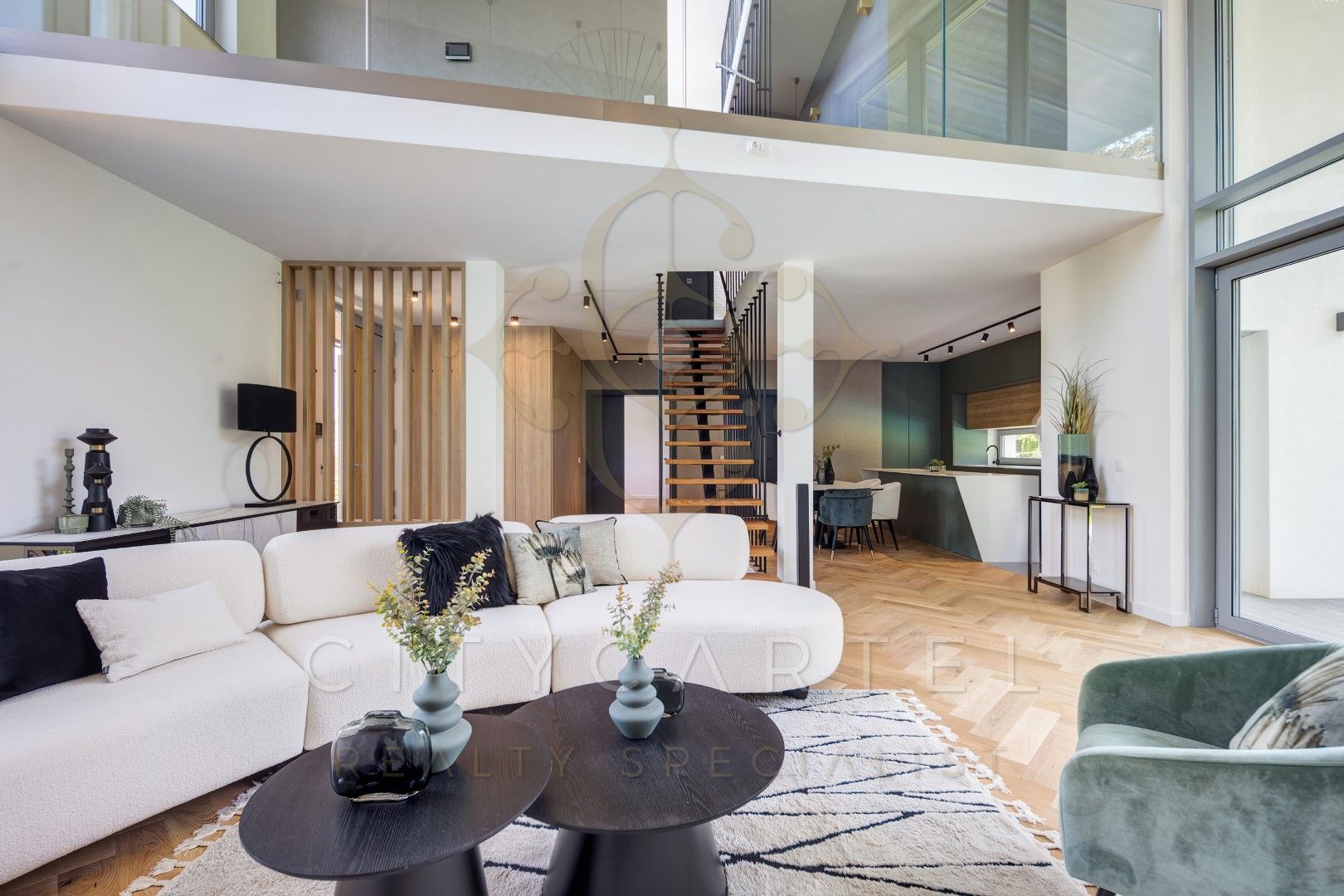 A fájl már létezik a célhelyen: import/kepek/vizjeles_5369327.jpg
For sale Villa, castle, mansion Budapest, II. kerület  420 m<sup>2</sup> 1250 millió Ft