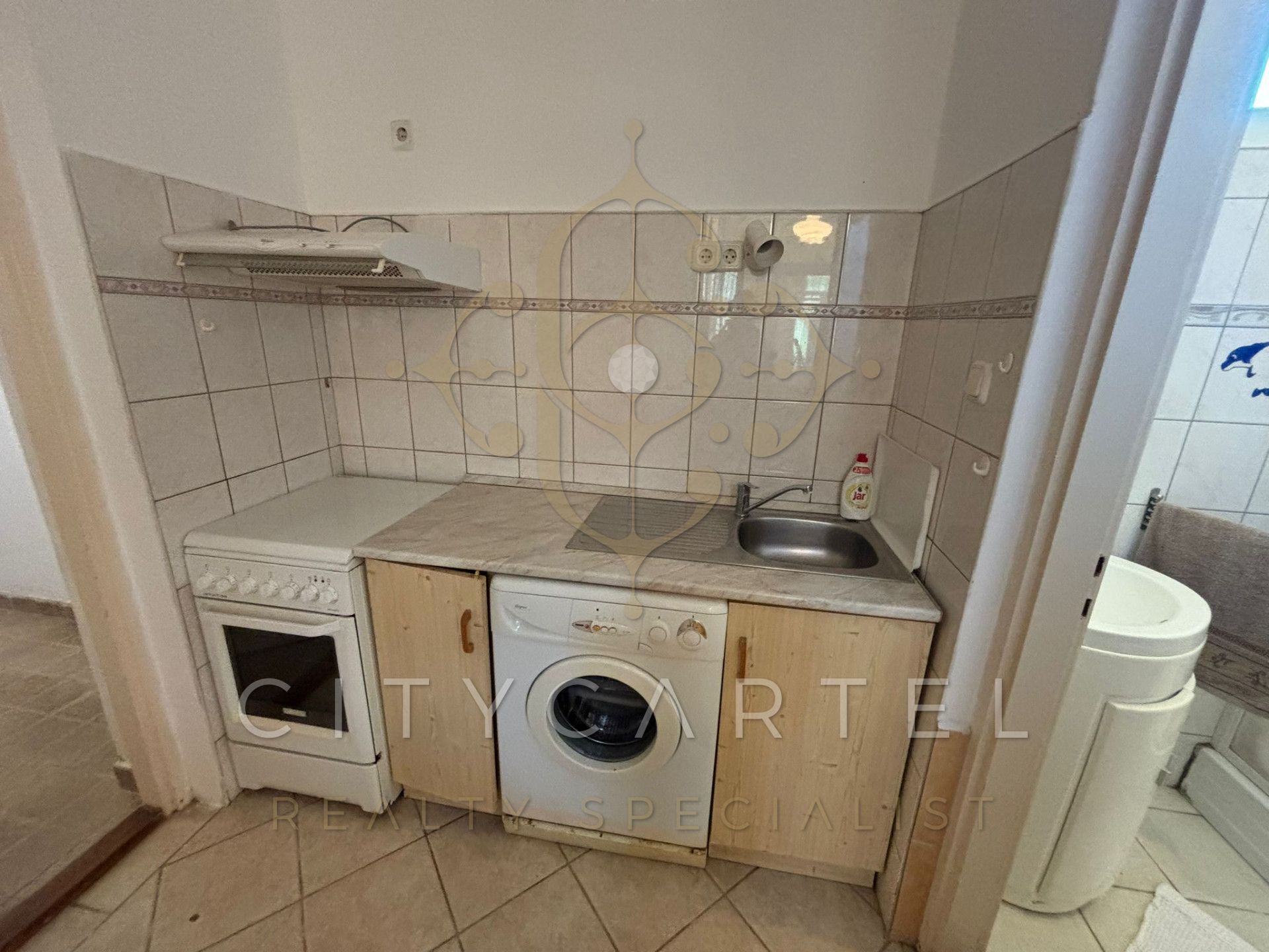 A fájl nem létezik a célhelyen: import/kepek/vizjeles_5382827.jpg. Másolás...
Eladó Családi ház Lengyeltóti  370 m<sup>2</sup> 94.6 millió Ft