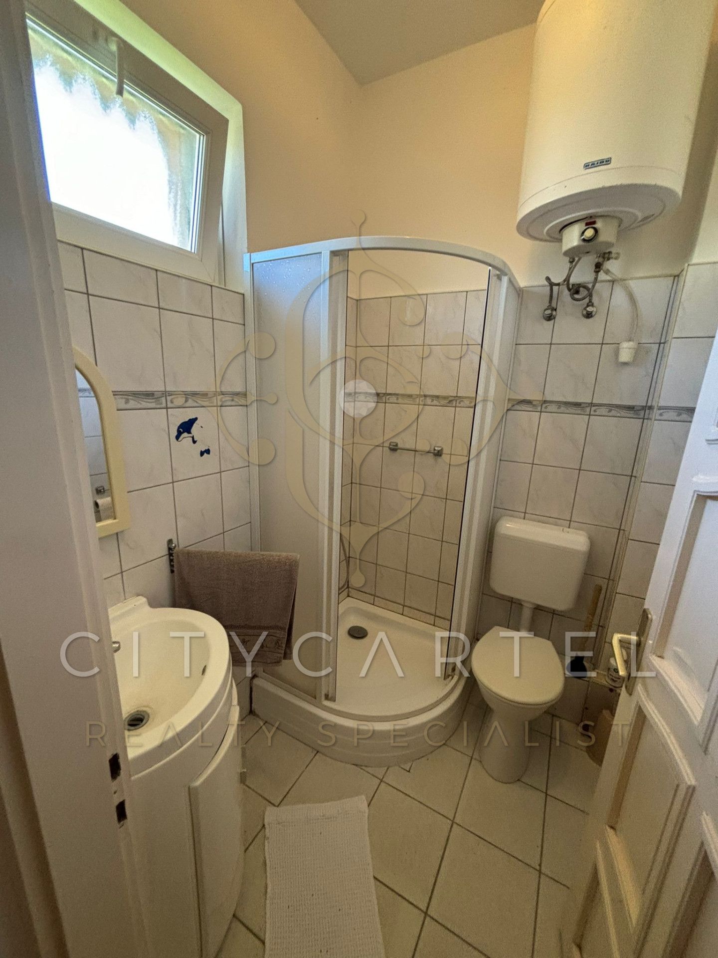 A fájl nem létezik a célhelyen: import/kepek/vizjeles_5382828.jpg. Másolás...
Eladó Családi ház Lengyeltóti  370 m<sup>2</sup> 94.6 millió Ft