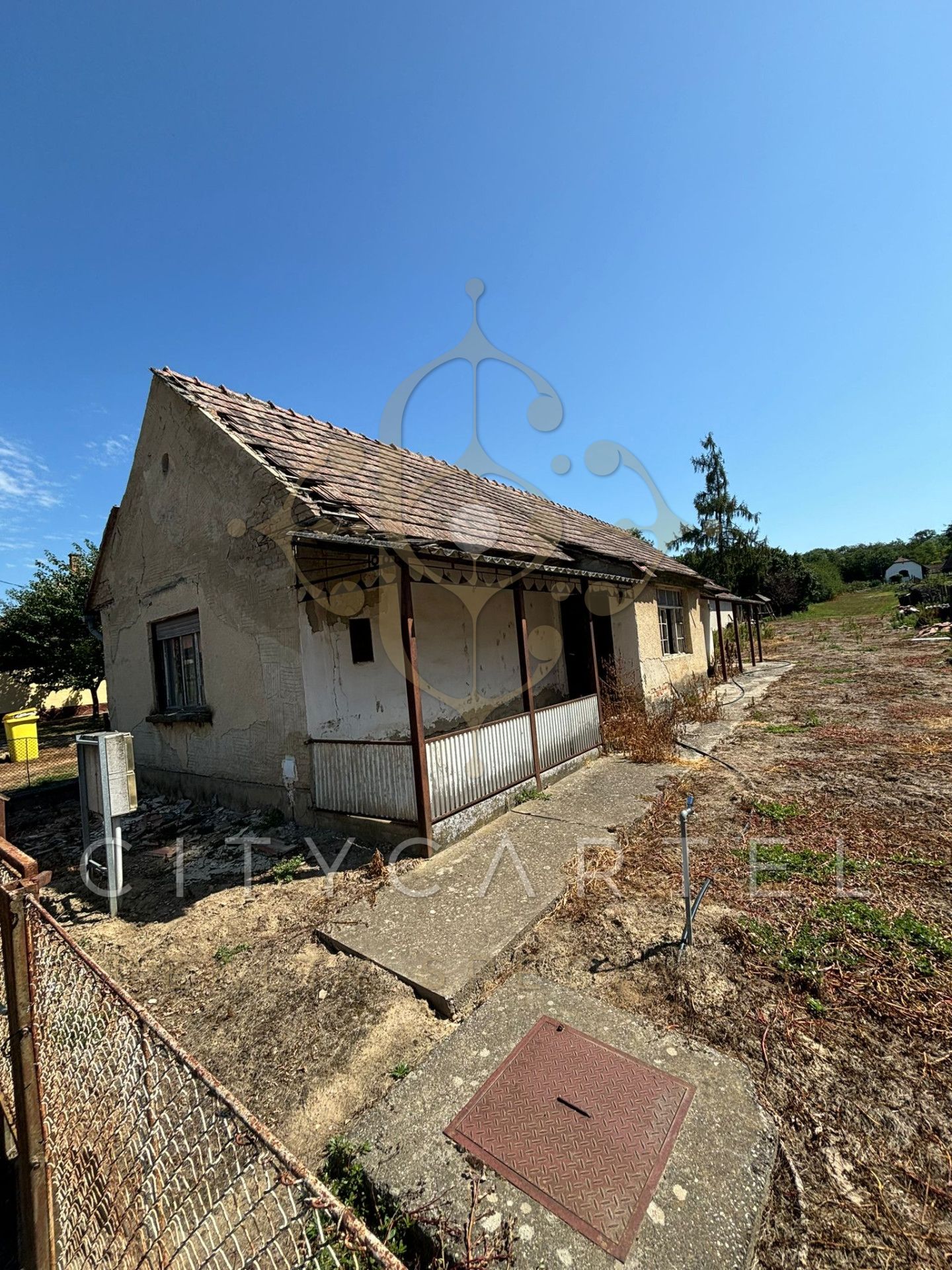 A fájl már létezik a célhelyen: import/kepek/vizjeles_5384197.jpg
Eladó Családi ház Hács  82 m<sup>2</sup> 34.9 millió Ft