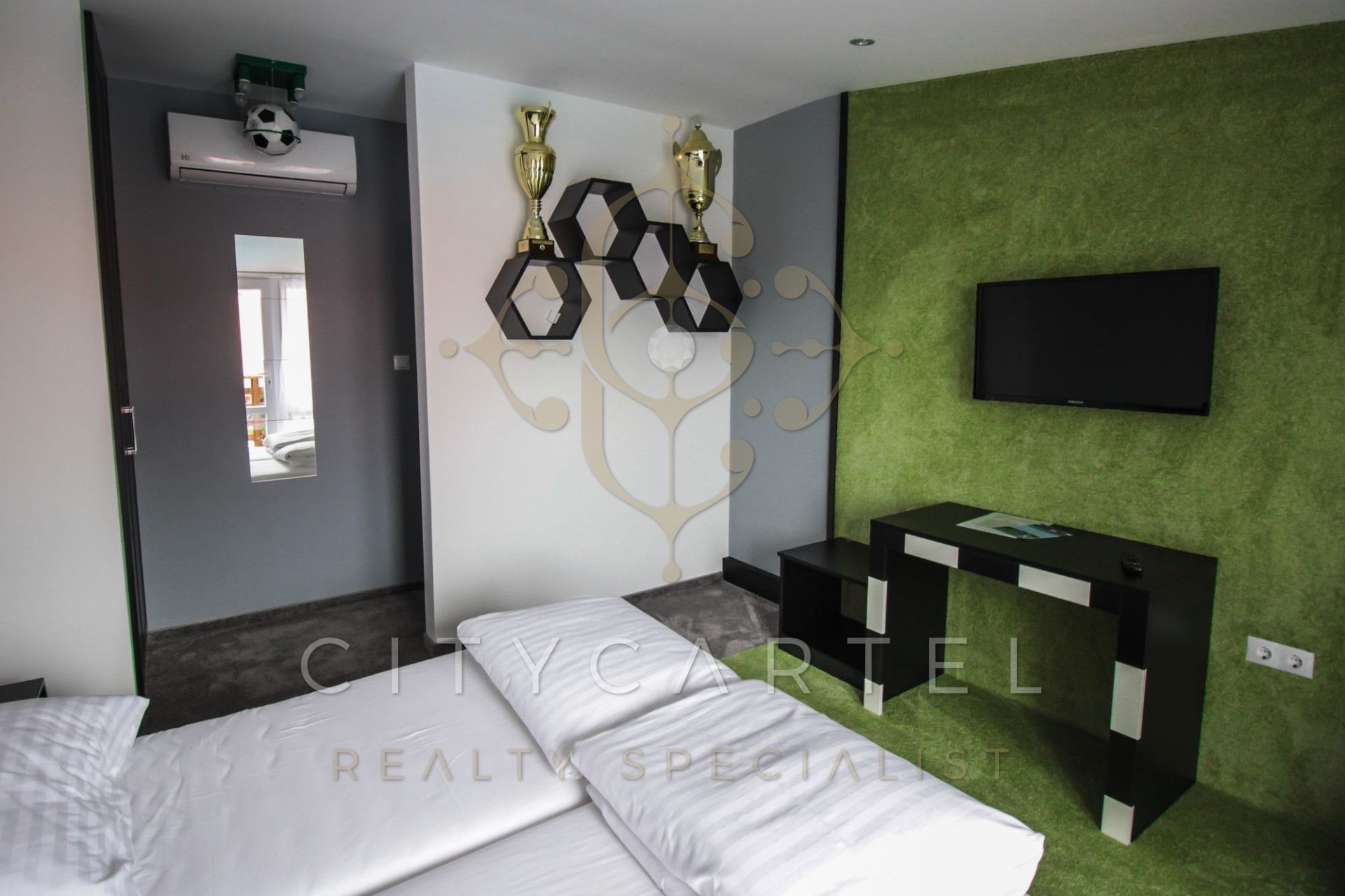 A fájl már létezik a célhelyen: import/kepek/vizjeles_5386875.jpg
For sale Hotel, guesthouse Ladánybene  755 m<sup>2</sup> 1200000 EUR