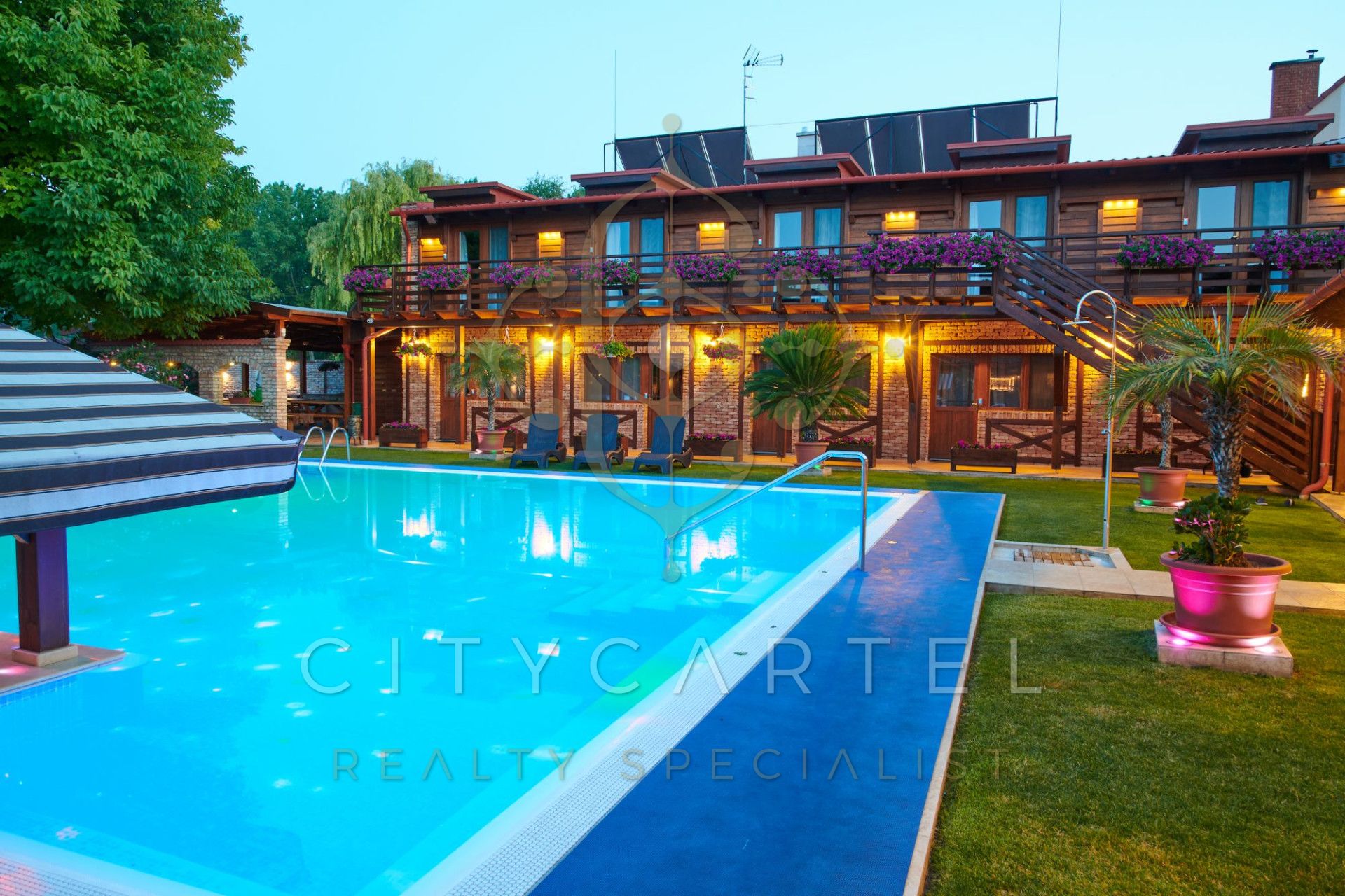 A fájl már létezik a célhelyen: import/kepek/vizjeles_5386898.jpg
For sale Hotel, guesthouse Ladánybene  755 m<sup>2</sup> 1200000 EUR