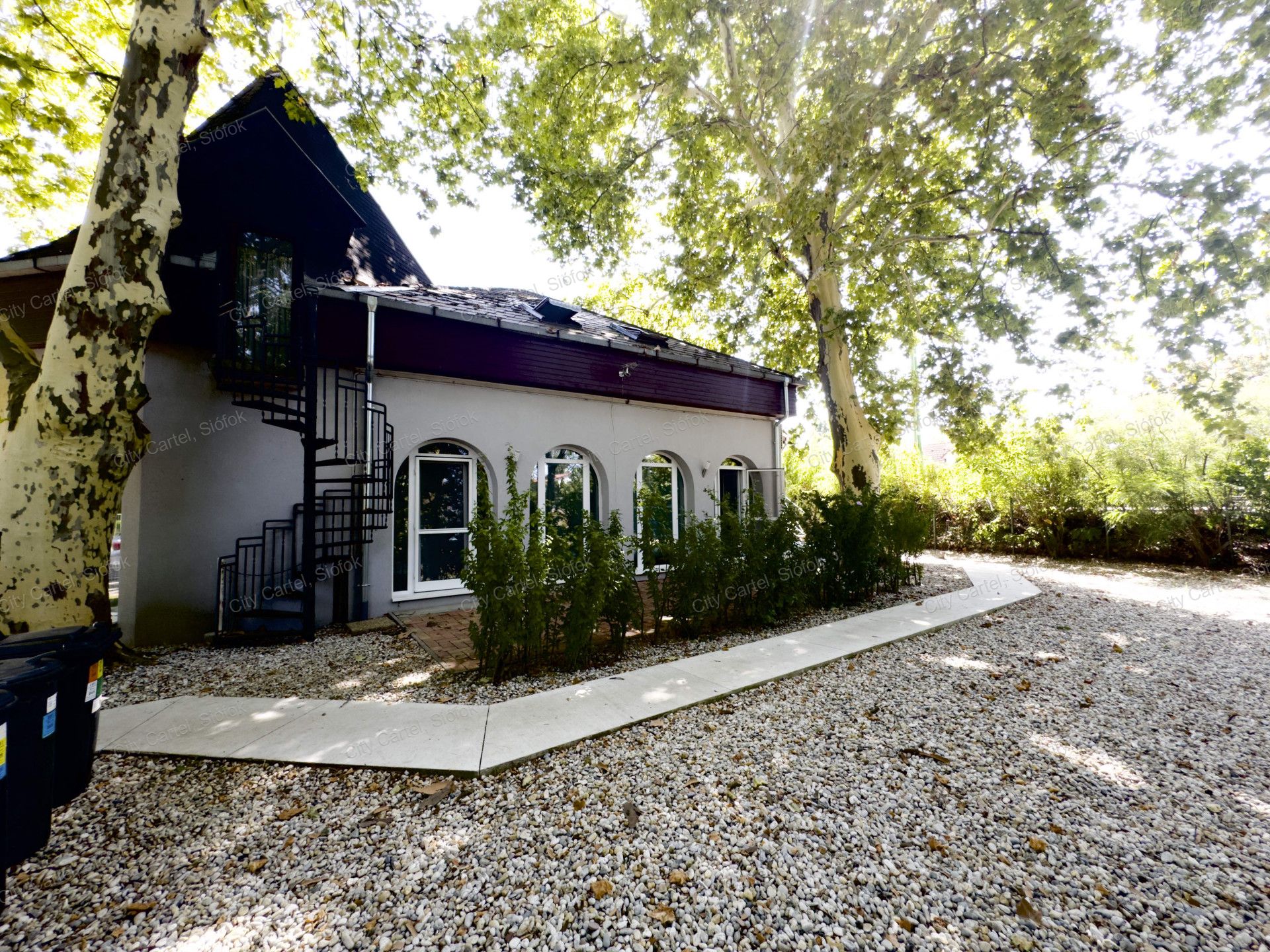 A fájl nem létezik a célhelyen: import/kepek/vizjeles_5390801.jpg. Másolás...
Eladó Téglalakás Balatonlelle  180 m<sup>2</sup> 84.9 millió Ft