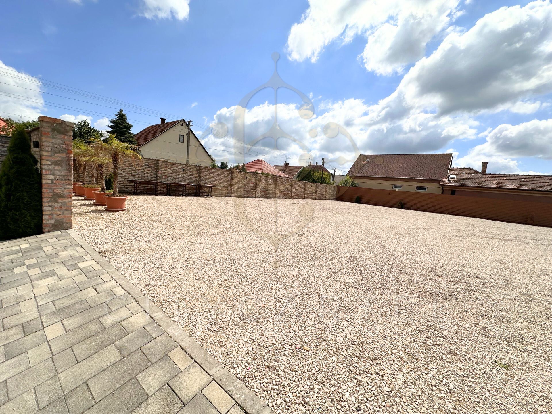 A fájl már létezik a célhelyen: import/kepek/vizjeles_5409289.jpg
For sale Hotel, guesthouse Ladánybene  755 m<sup>2</sup> 1200000 EUR