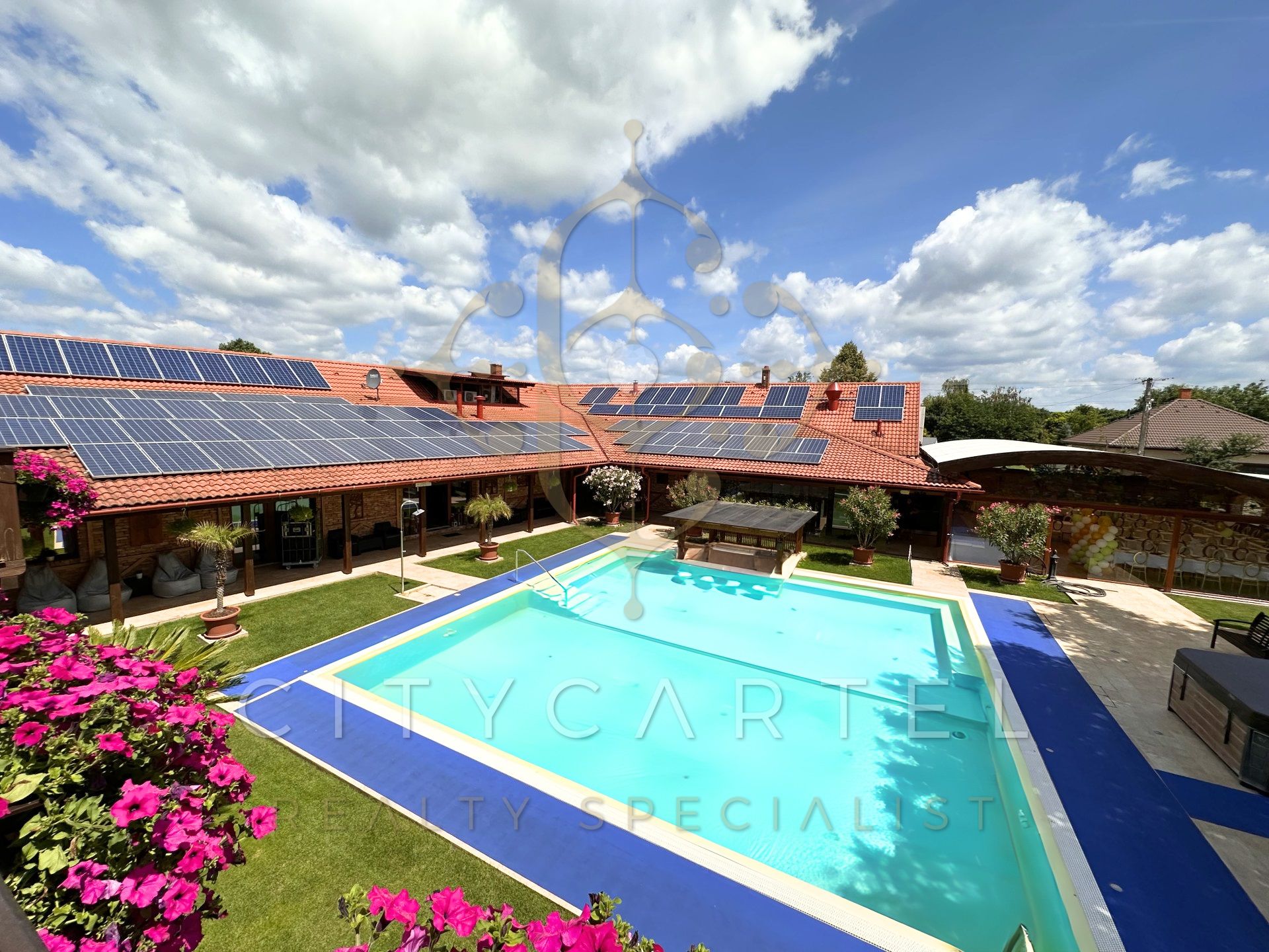 A fájl már létezik a célhelyen: import/kepek/vizjeles_5409302.jpg
For sale Hotel, guesthouse Ladánybene  755 m<sup>2</sup> 1200000 EUR