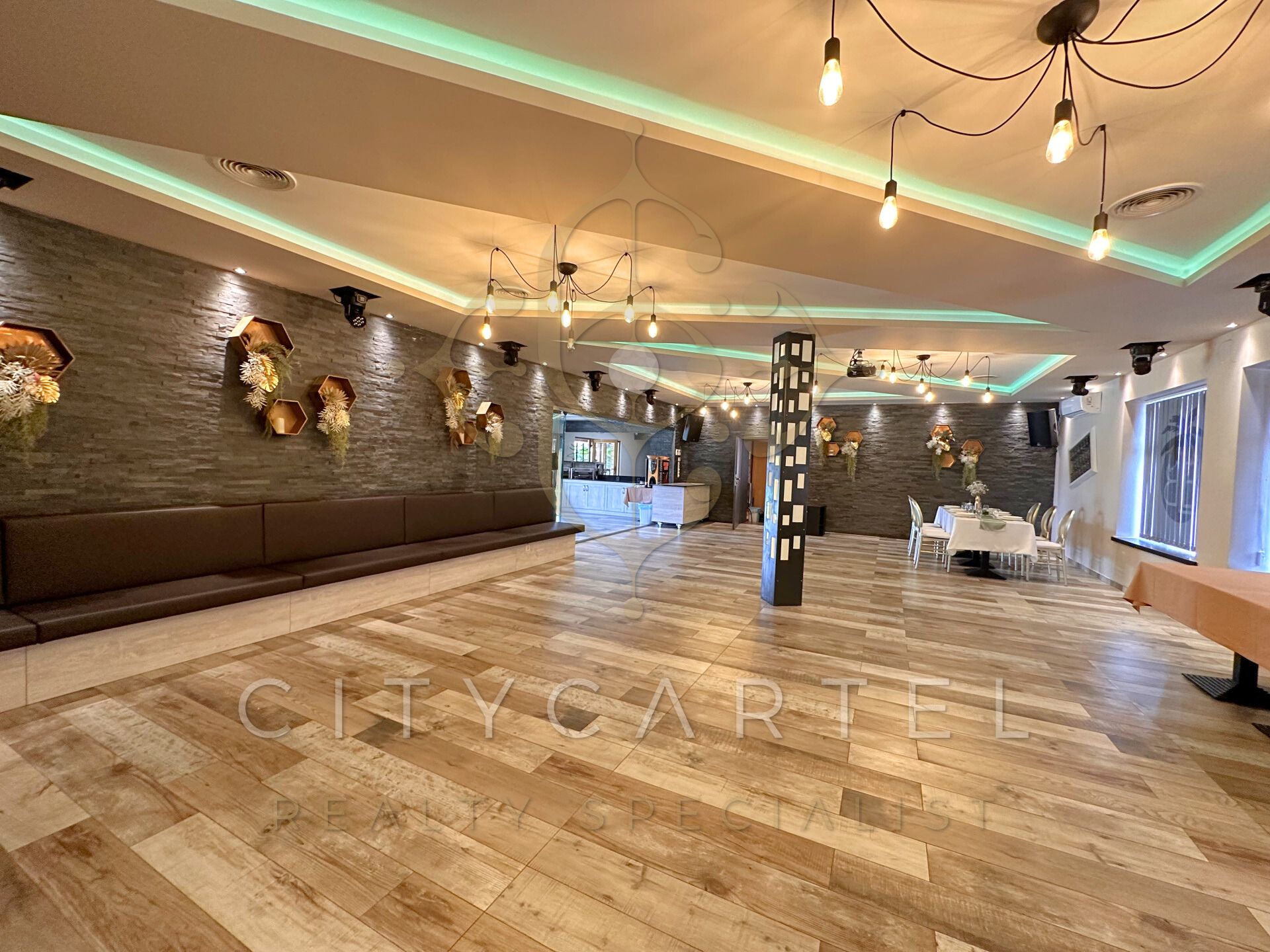 A fájl már létezik a célhelyen: import/kepek/vizjeles_5409338.jpg
For sale Hotel, guesthouse Ladánybene  755 m<sup>2</sup> 1200000 EUR